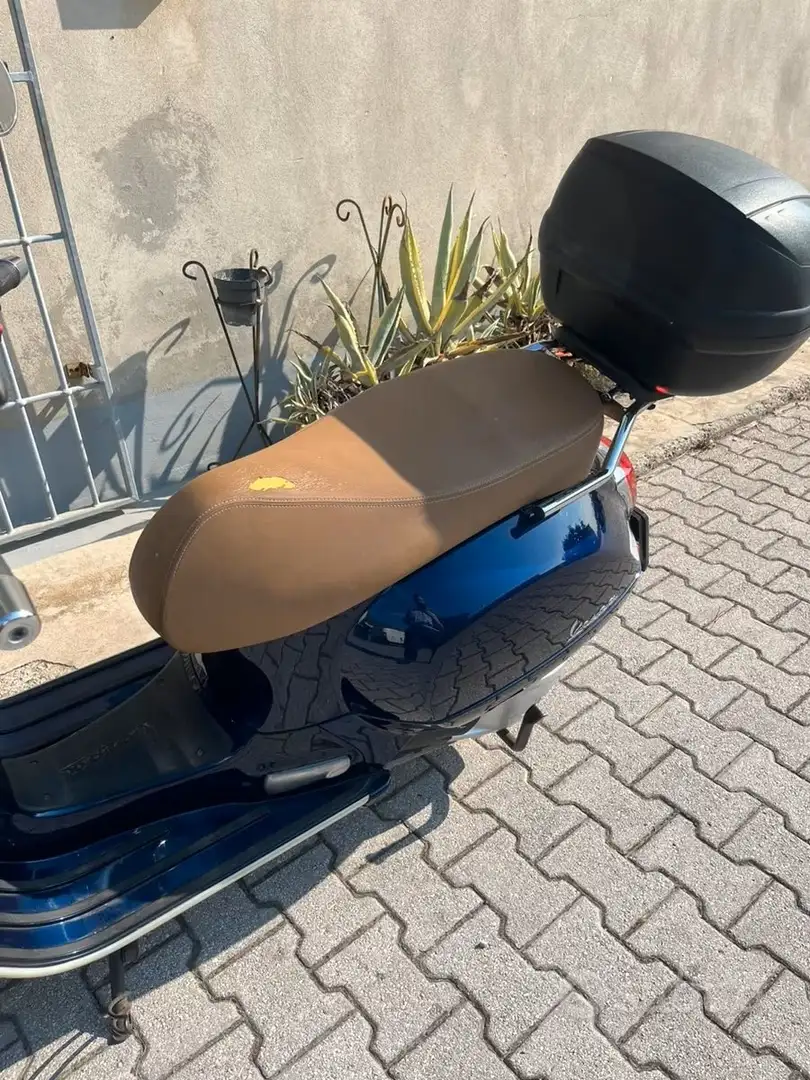 Piaggio GTS 300 Vespa GTS 300 hpe Синій - 2