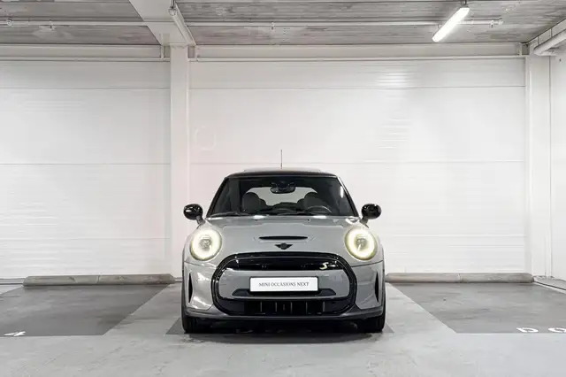 Mini Hatch view 5