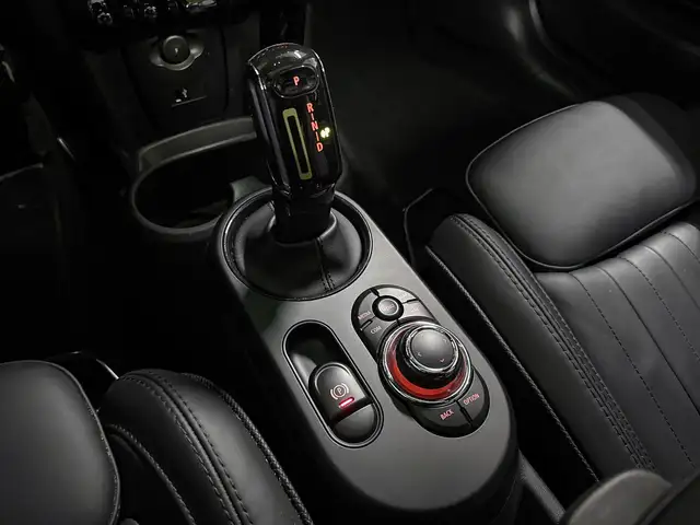 Mini Hatch view 15