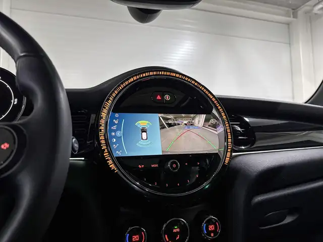 Mini Hatch view 14