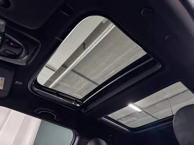 Mini Hatch view 10