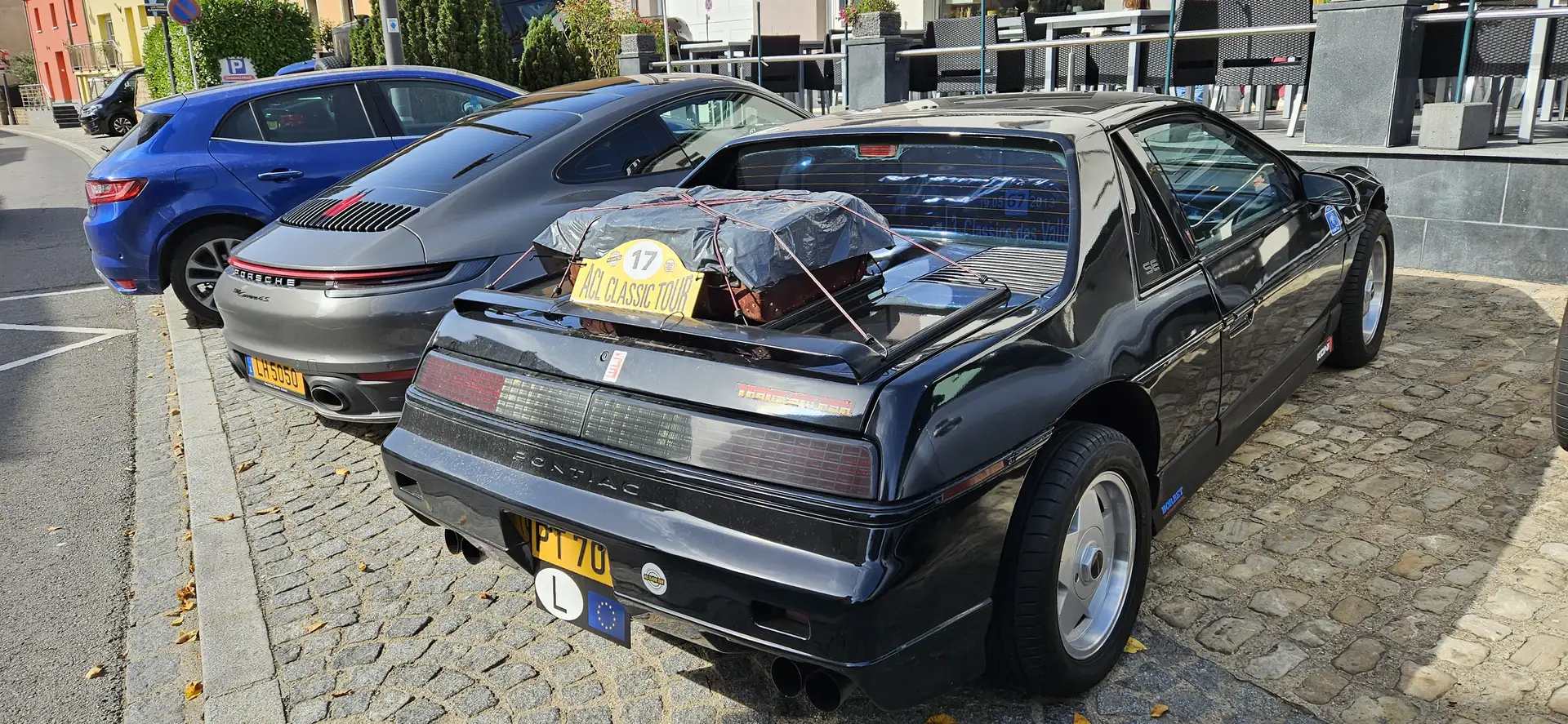 Pontiac Fiero V6 Schwarz - 2