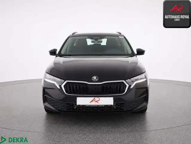 Skoda Octavia view 8
