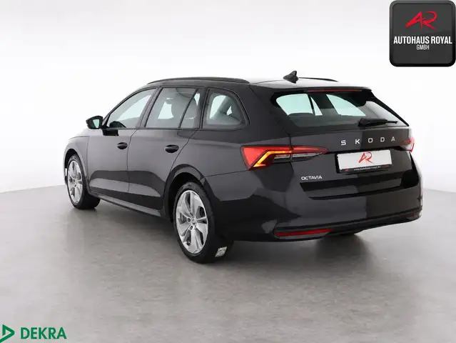 Skoda Octavia view 3