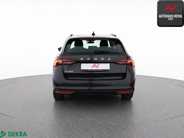 Skoda Octavia view 4