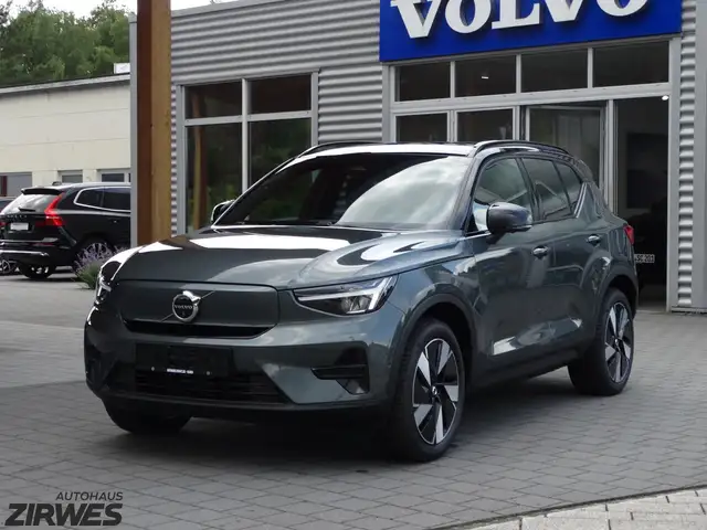 Volvo EX40 Single Motor Extended Range RWD Plus Dark