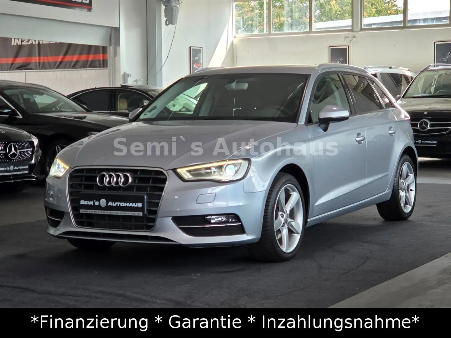 Audi A3 Sportback attraction*Automatik*Navi*Xenon* Silber - 1
