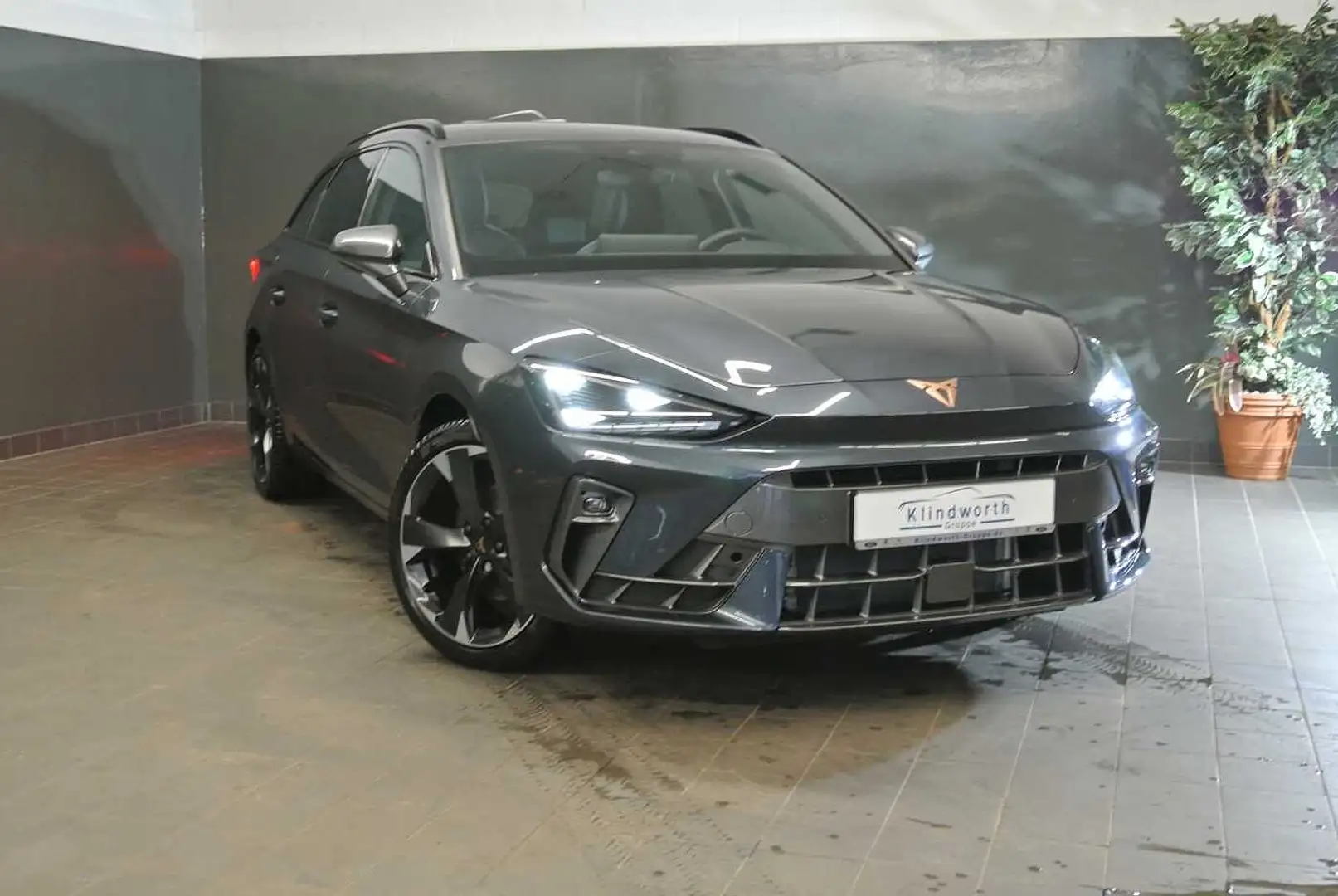 CUPRA Leon Cupra Leon ST 1.5 eTSI DSG +AHK+GJR+5J/150TKM Gris - 2