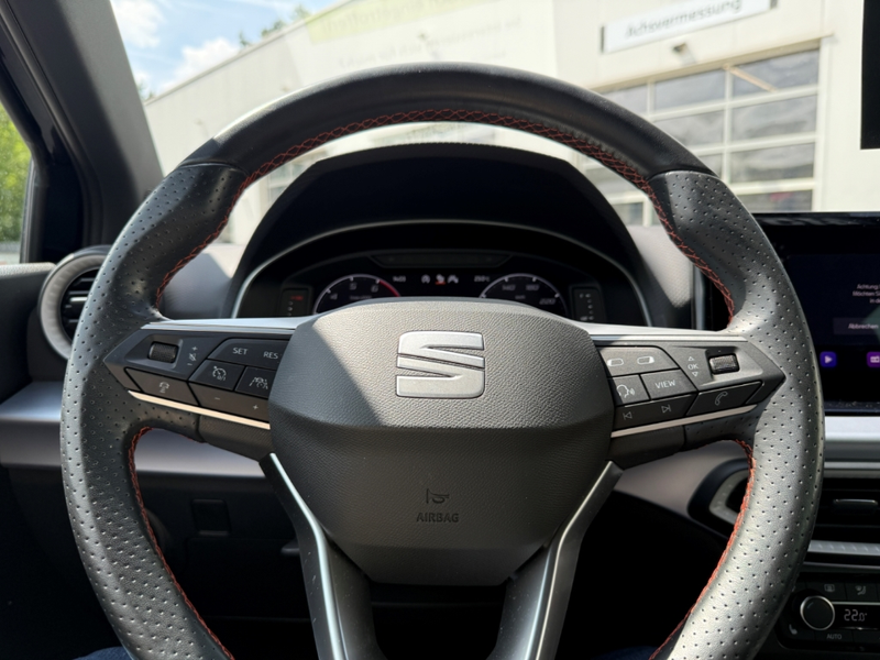 SEAT Arona 1.5 TSI DSG FR Pro ACC FullLink Navi LED 17Alu GJR — photo 8