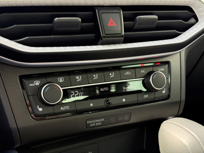 SEAT Arona 1.5 TSI DSG FR Pro ACC FullLink Navi LED 17Alu GJR — photo 12