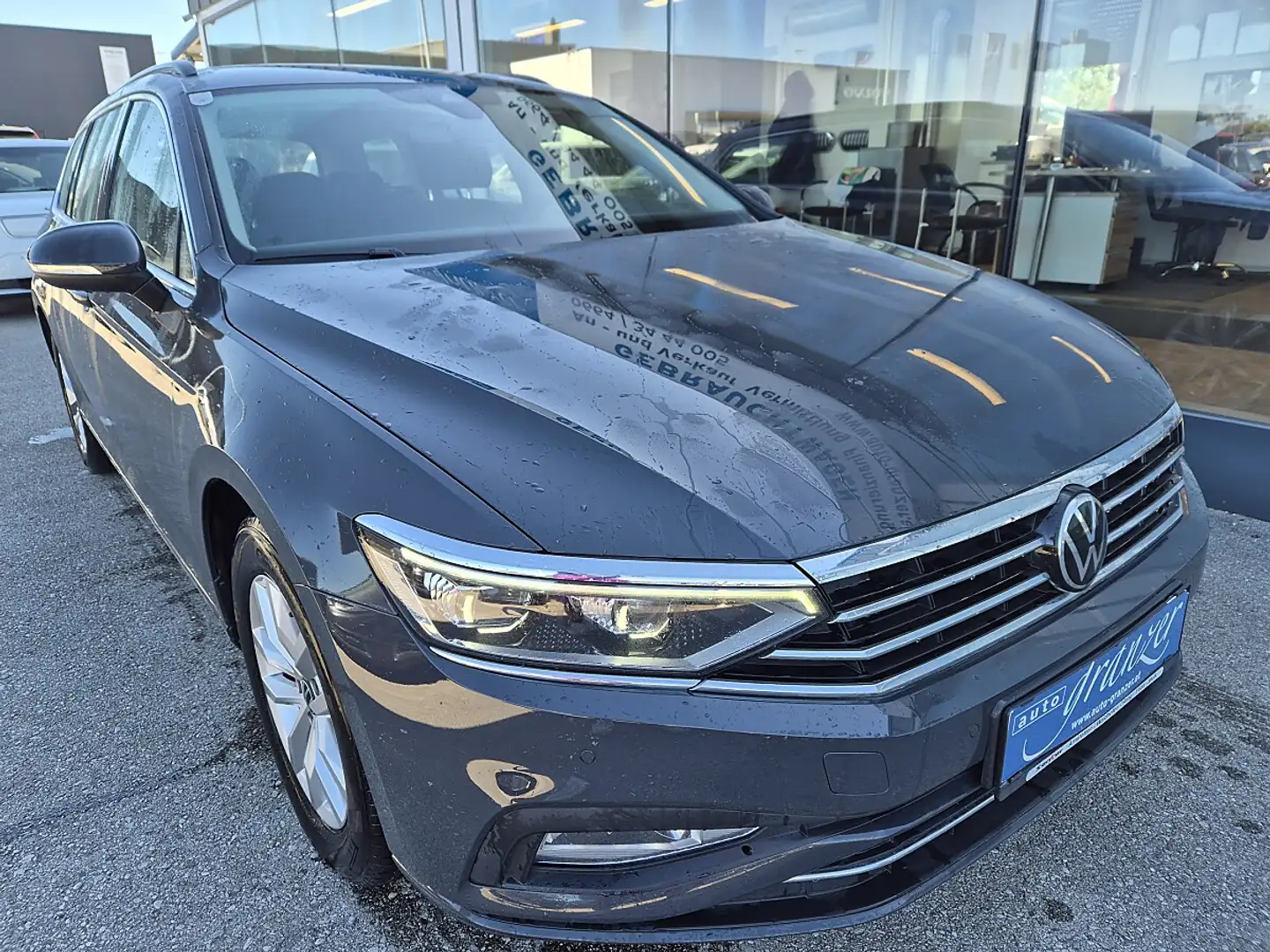 Volkswagen Passat Variant Business 2,0 SCR TDI Grau - 2