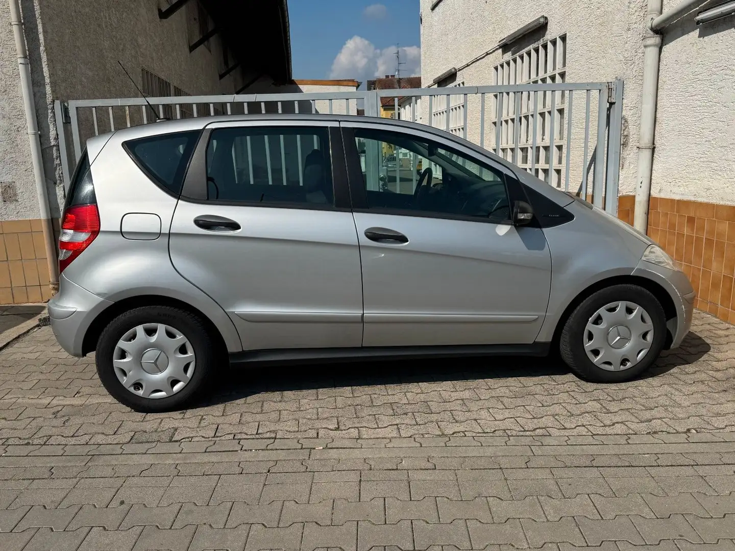 Mercedes-Benz A 150 *Automatik*Allwetter*Klima*TüV Argent - 2