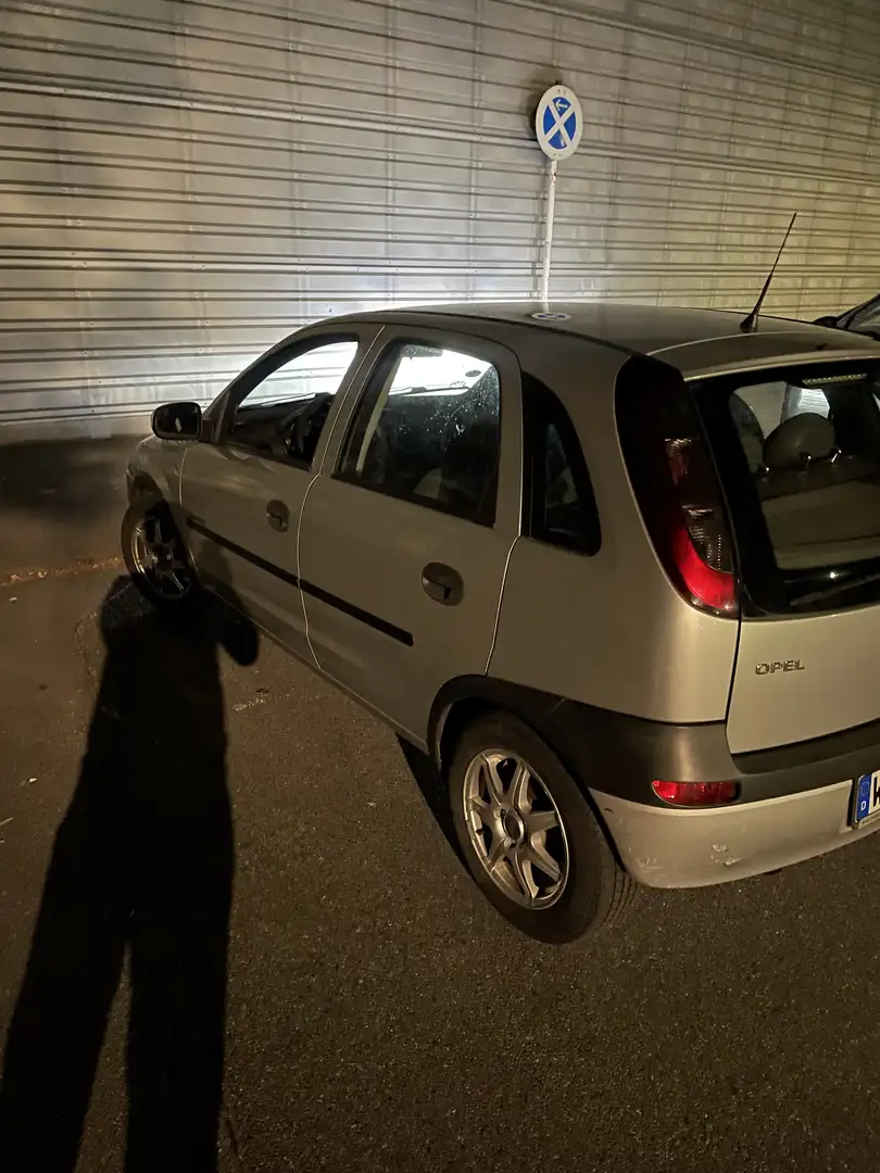 Opel Corsa 1.2 16V Comfort - 2