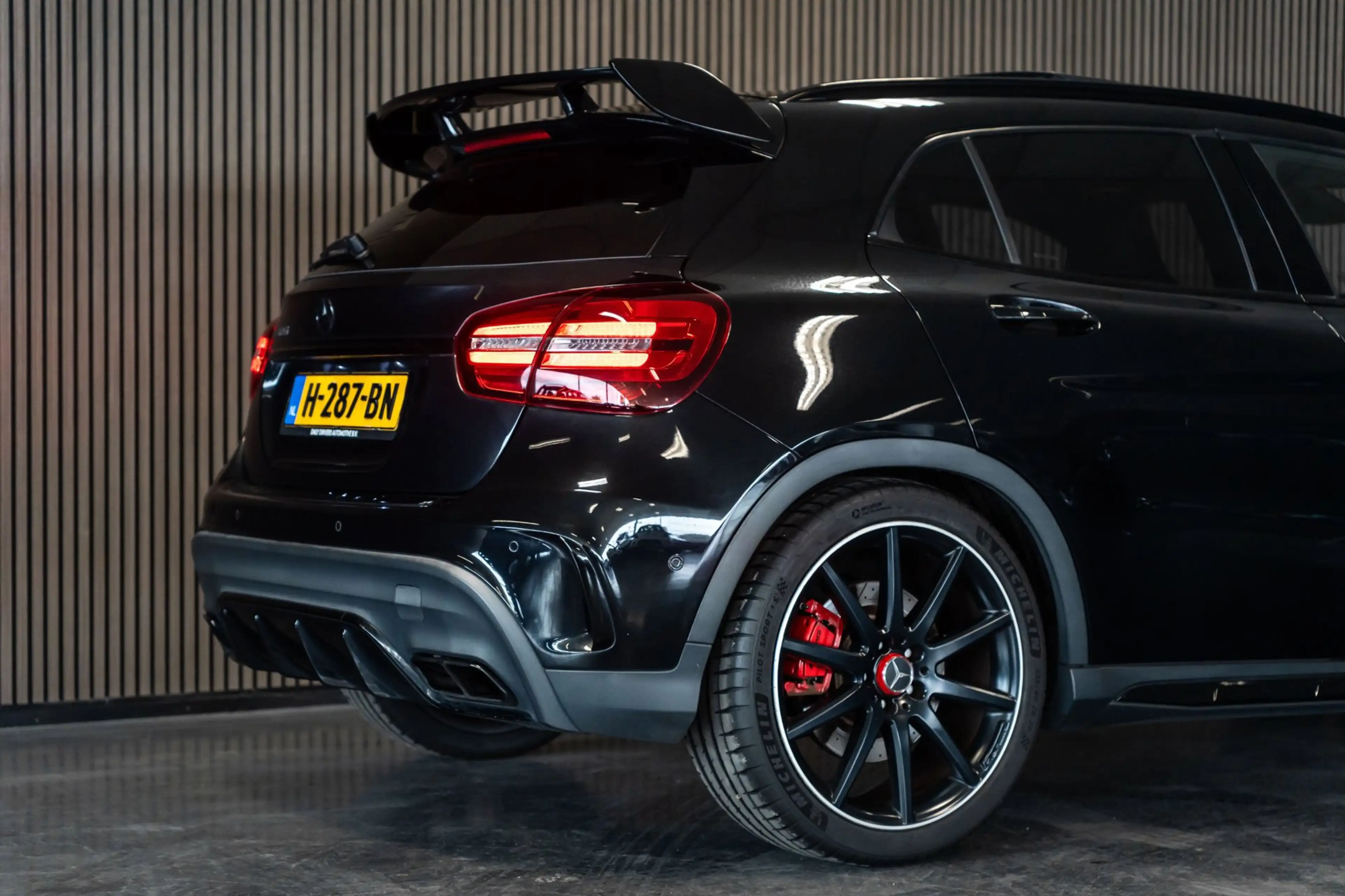 Mercedes-Benz GLA 45 AMG 4MATIC Premium — photo 9