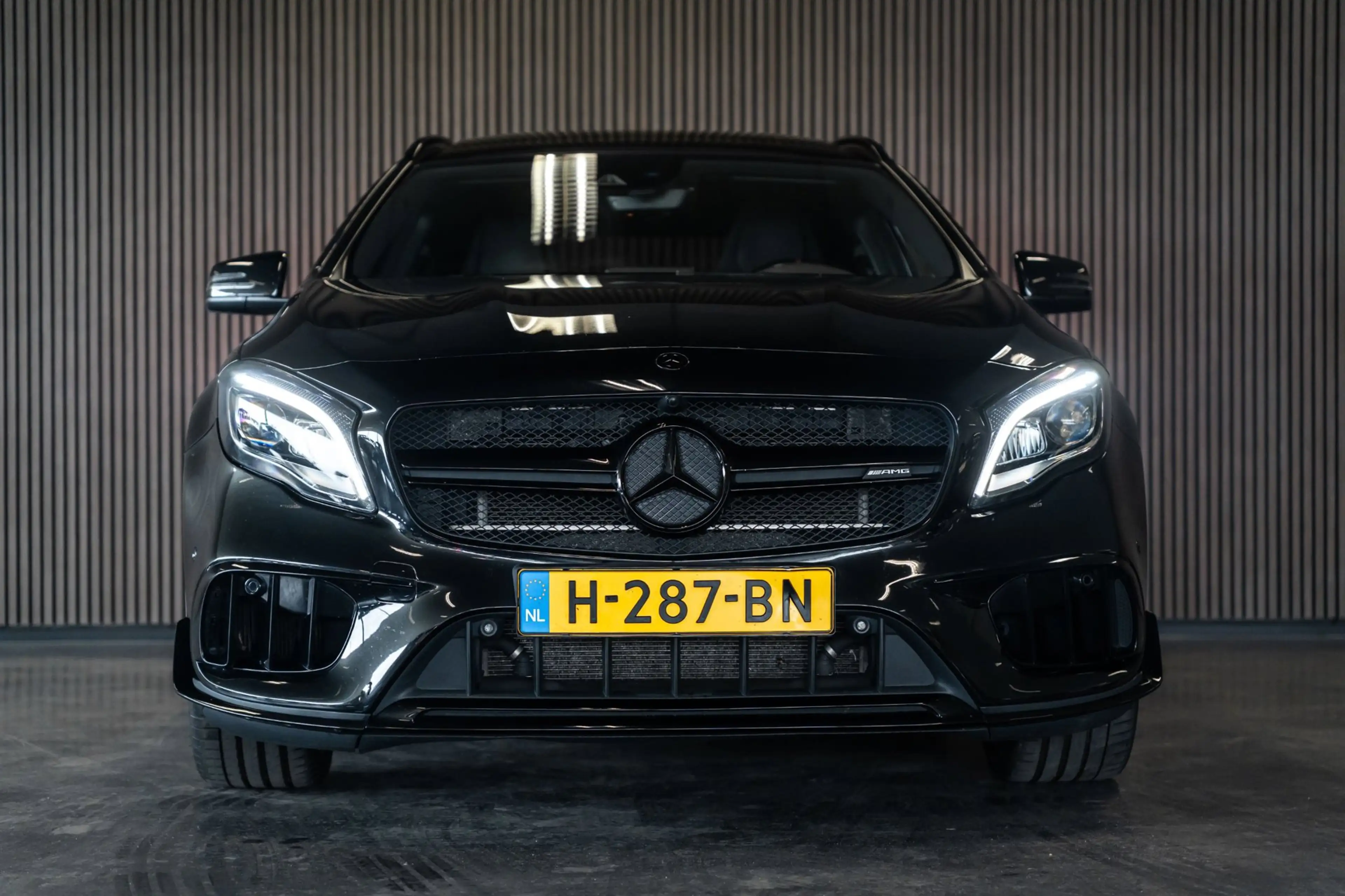 Mercedes-Benz GLA 45 AMG 4MATIC Premium — photo 4