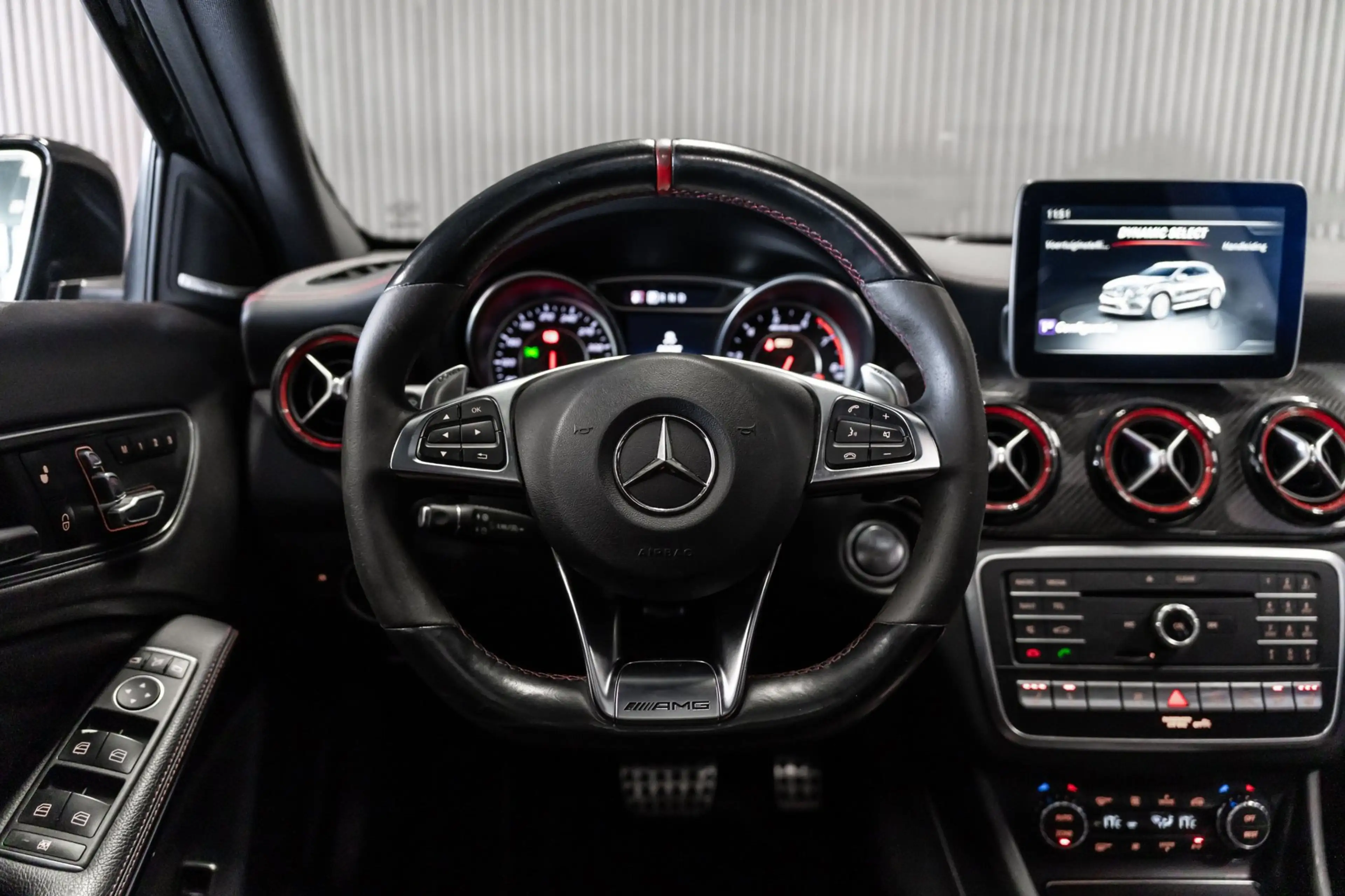 Mercedes-Benz GLA 45 AMG 4MATIC Premium — photo 13