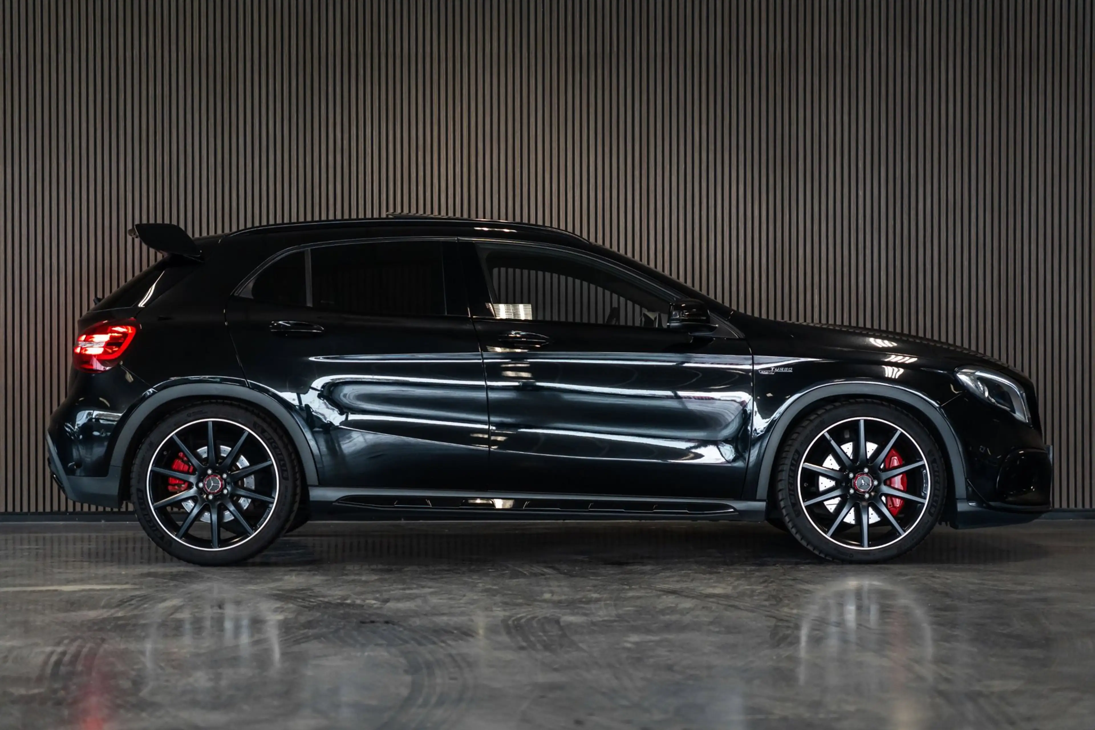 Mercedes-Benz GLA 45 AMG 4MATIC Premium — photo 6
