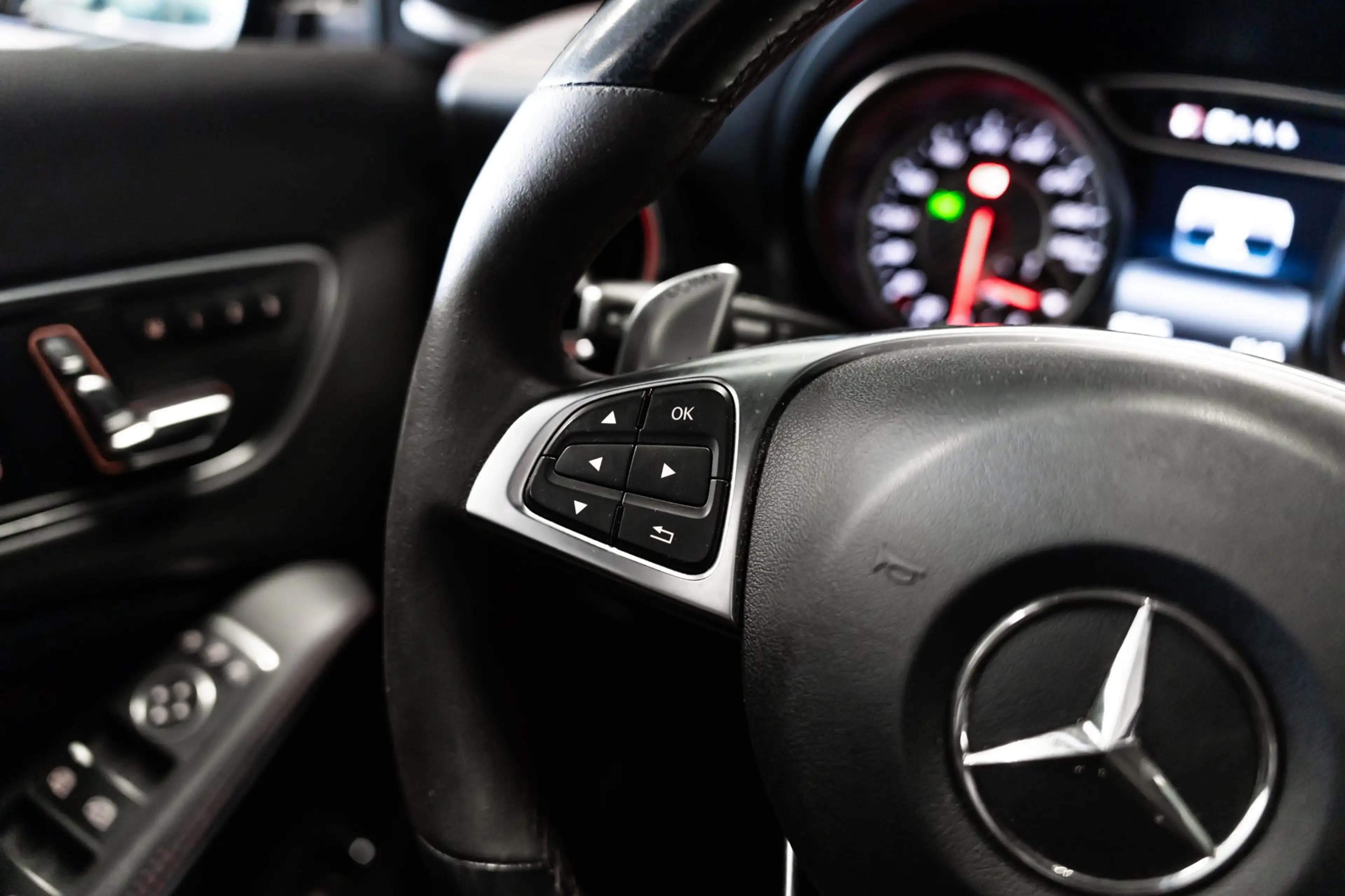 Mercedes-Benz GLA 45 AMG 4MATIC Premium — photo 12