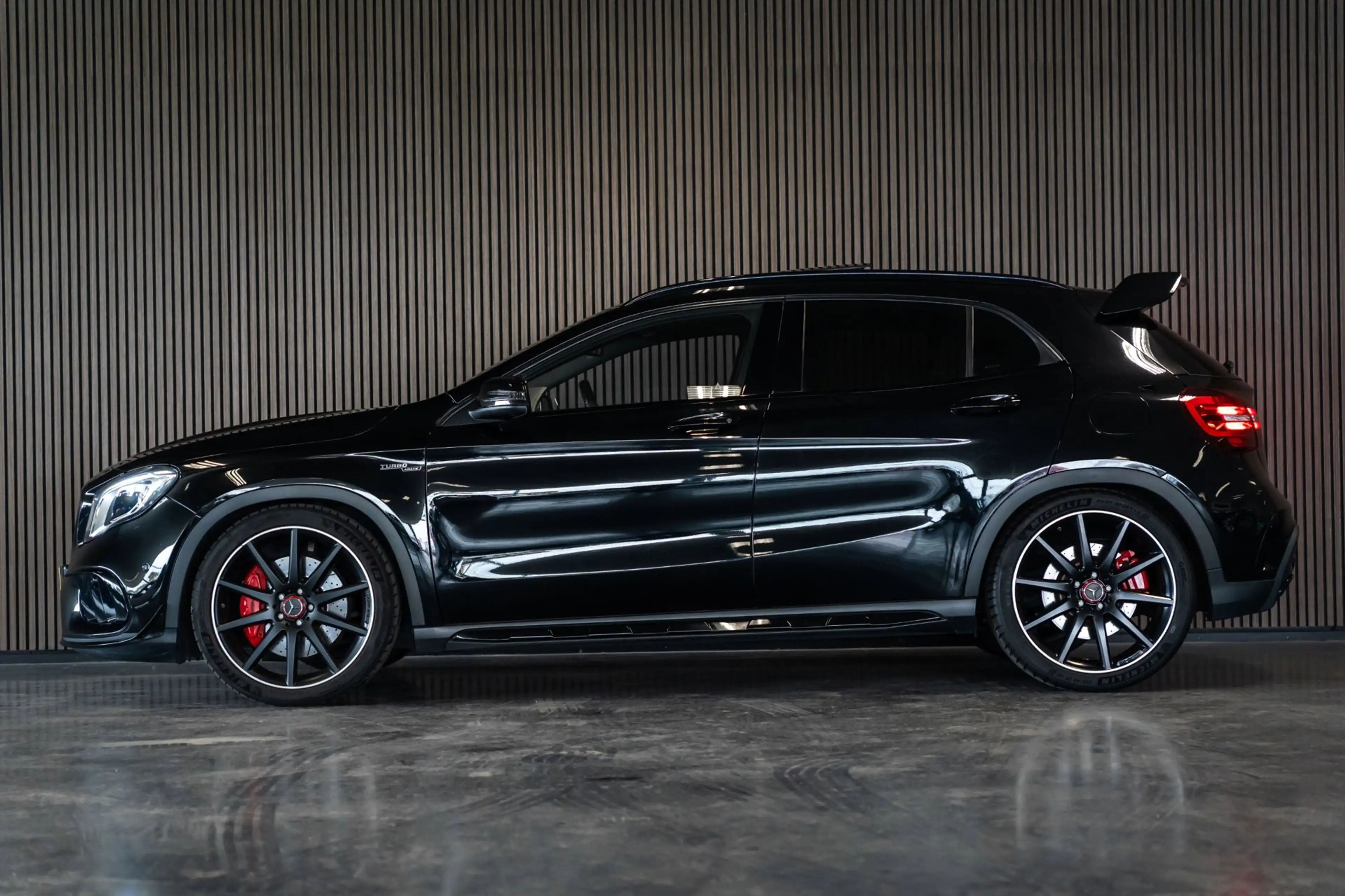 Mercedes-Benz GLA 45 AMG 4MATIC Premium — photo 8