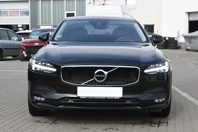 Volvo S90 view 9