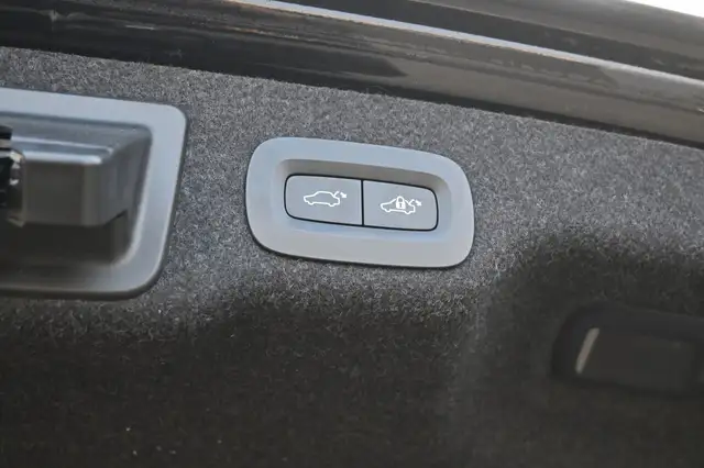Volvo S90 view 13