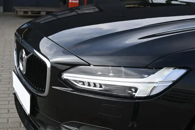 Volvo S90 view 10