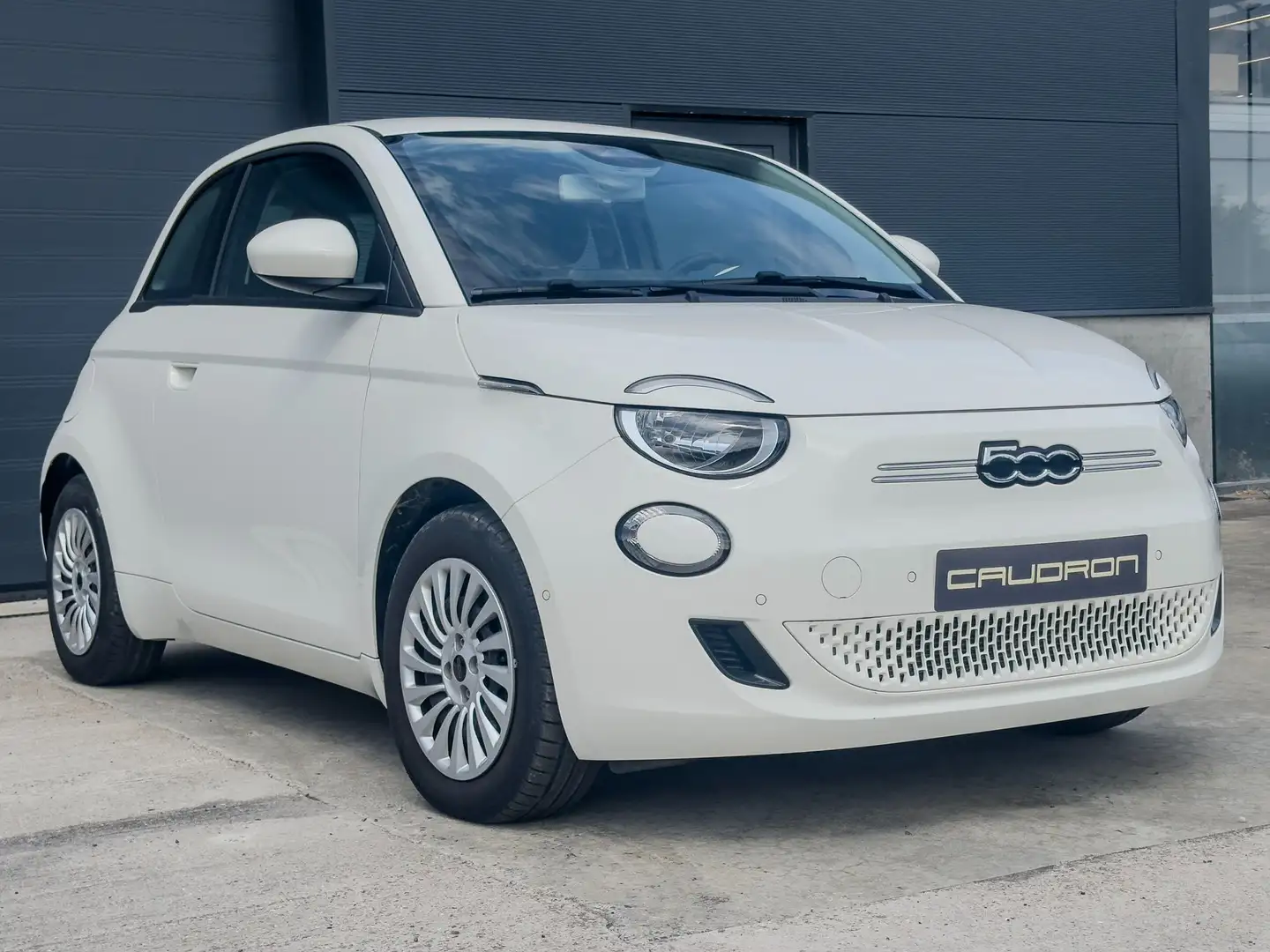 Fiat 500e Long Range / 11.500km / Carplay / Camera / 320 km Wit - 1