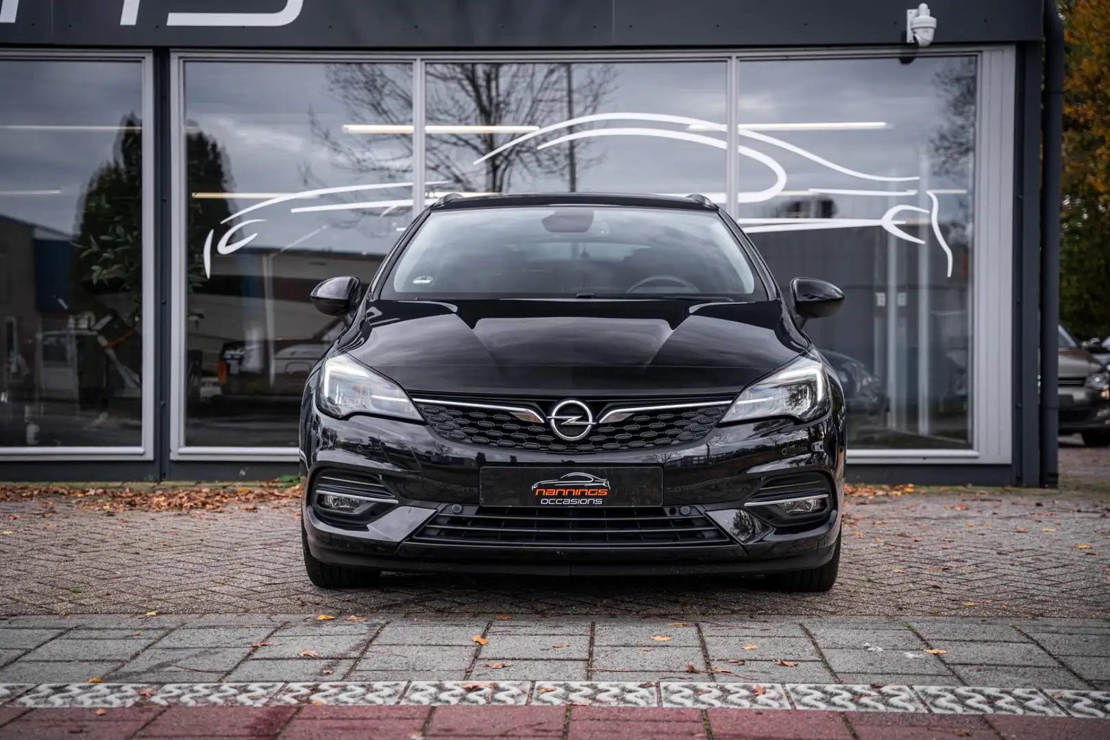 Opel Astra Sports Tourer 1.2 Business Edition|Navi|LED kopl|P Zwart - 2