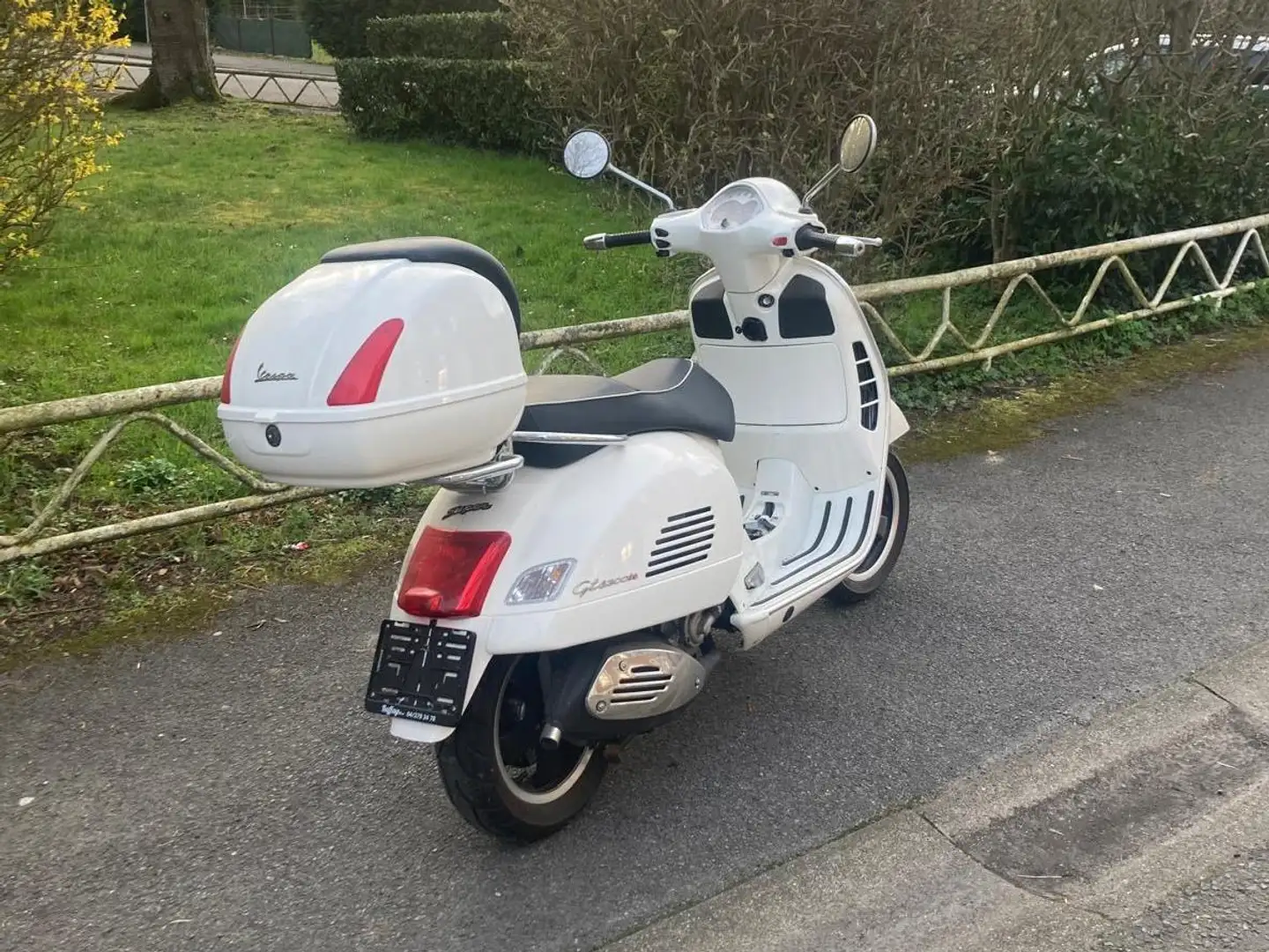 Vespa GTS Super 300 GTS 300 super i.e Fehér - 2