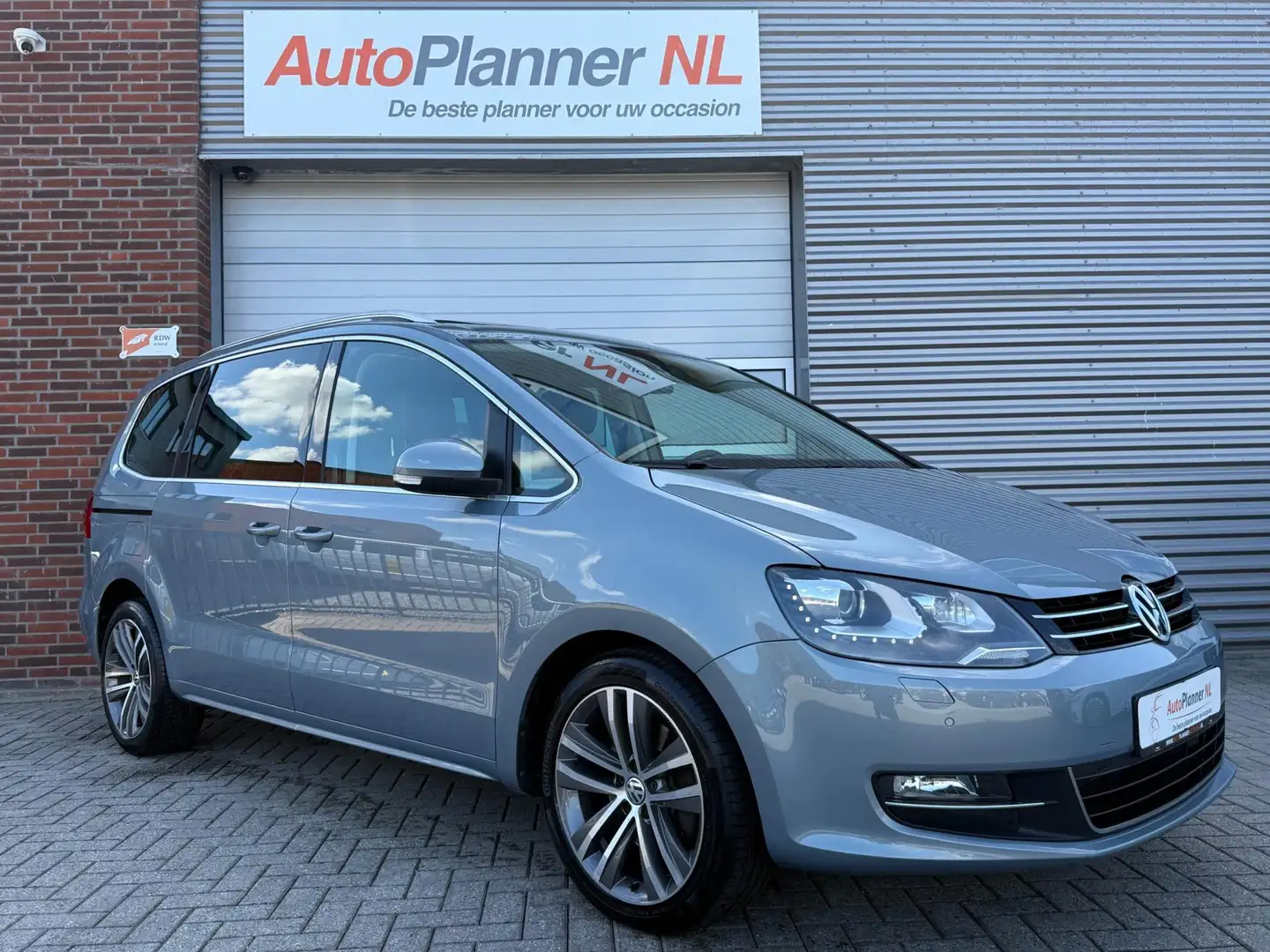 Volkswagen Sharan 2.0 TSI Highline! Camera! Pano! 6-Pers.! Gris - 1