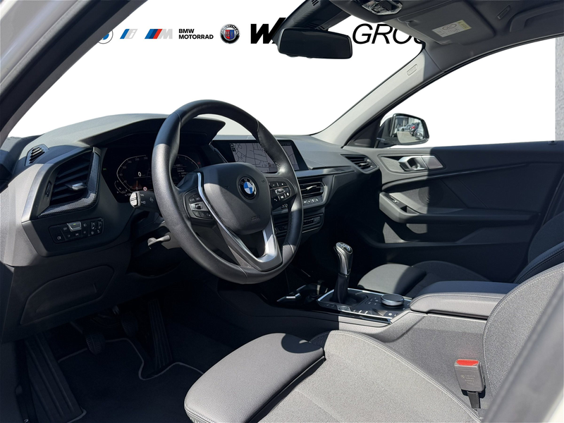 BMW 118 i Sport Line LiveCockpit Prof LED ActiveGuard+ — photo 10