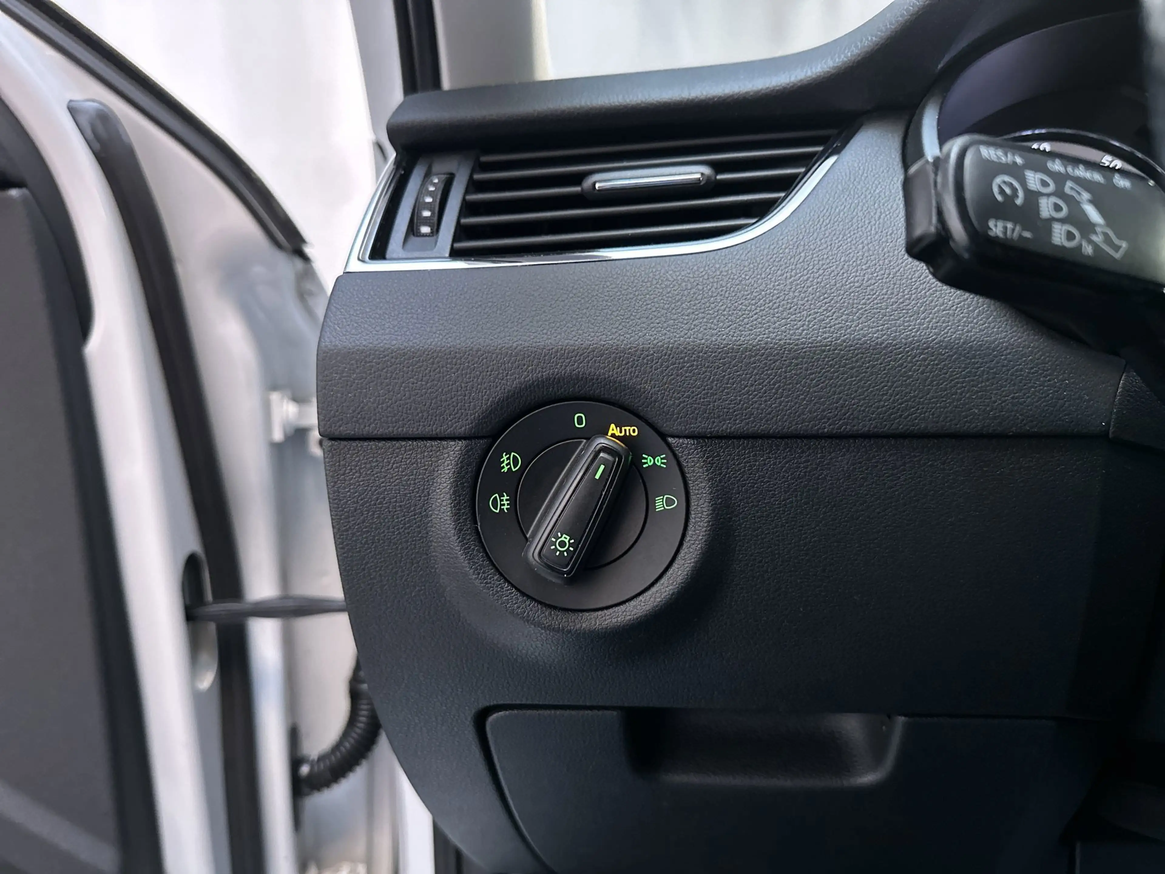 Skoda Octavia Combi 1.5 TSI 150pk DSG Greentech Business Edition — photo 23
