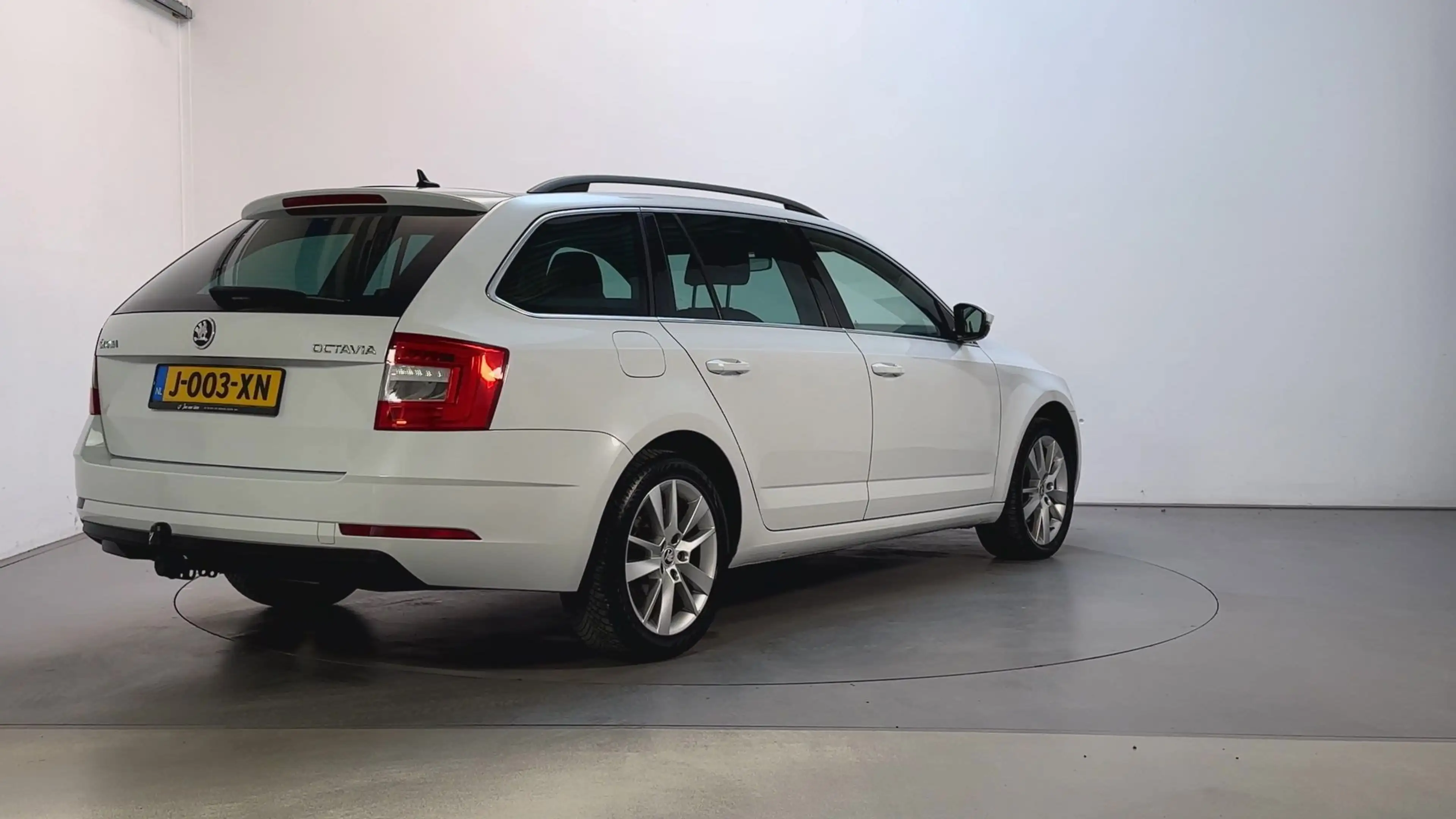 Skoda Octavia Combi 1.5 TSI 150pk DSG Greentech Business Edition — photo 3