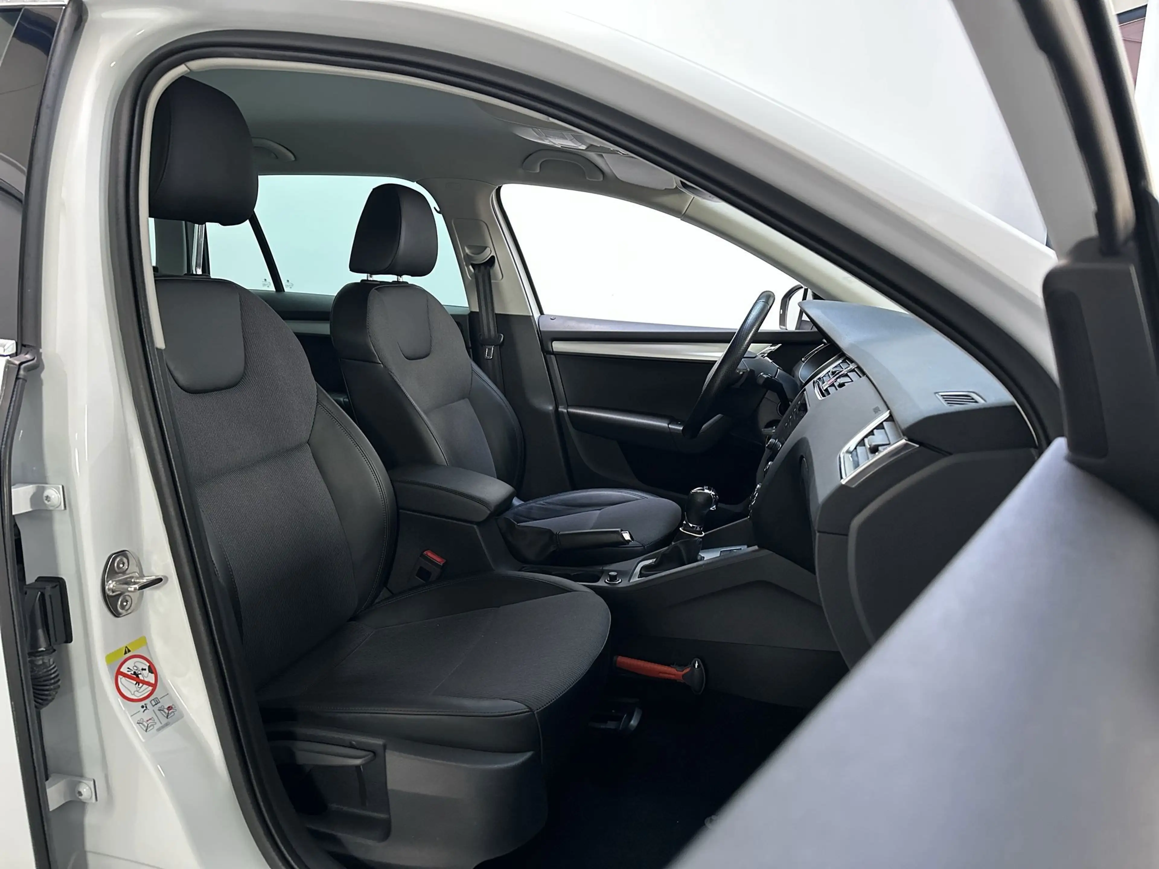 Skoda Octavia Combi 1.5 TSI 150pk DSG Greentech Business Edition — photo 7