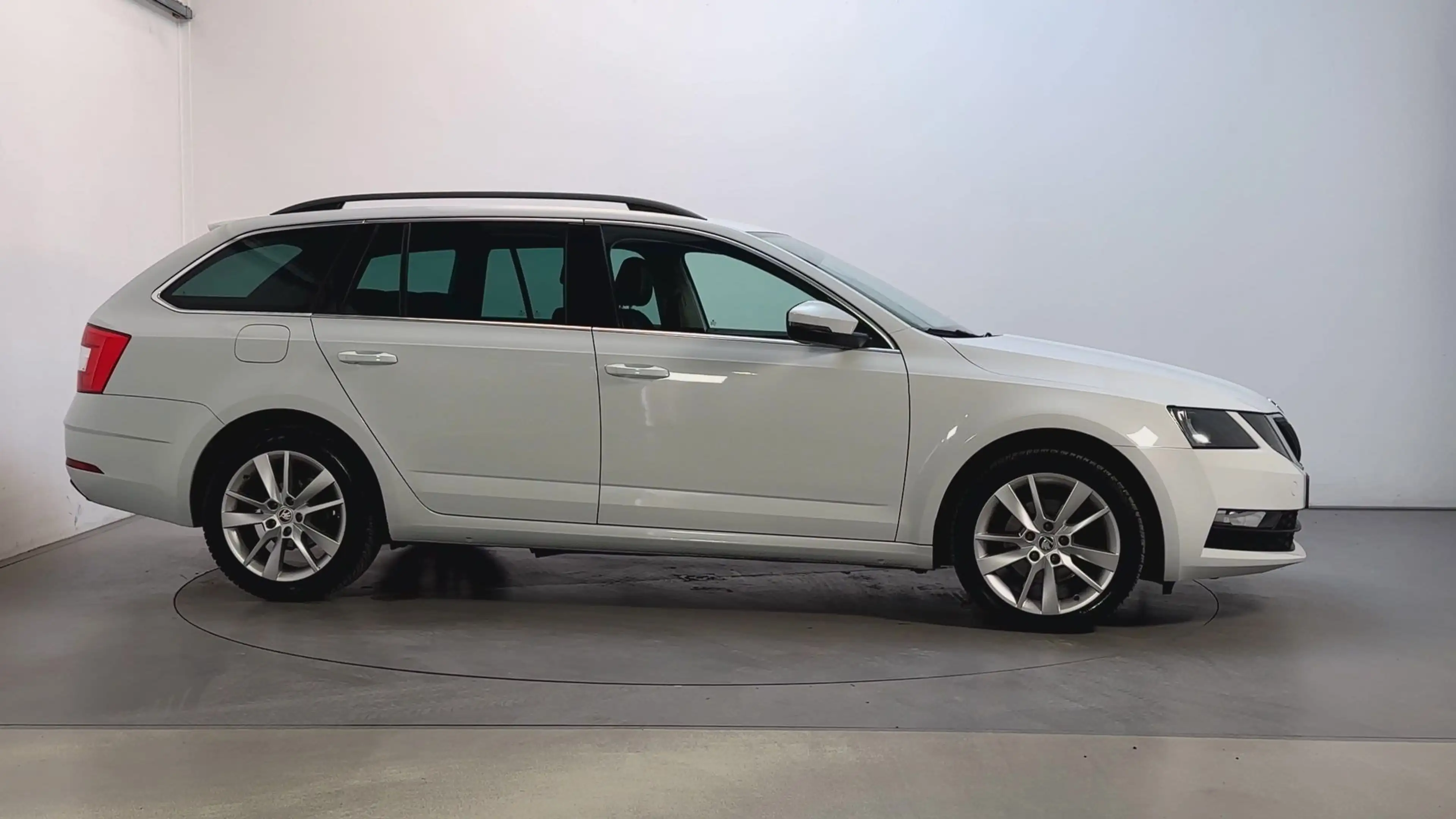 Skoda Octavia Combi 1.5 TSI 150pk DSG Greentech Business Edition — photo 12