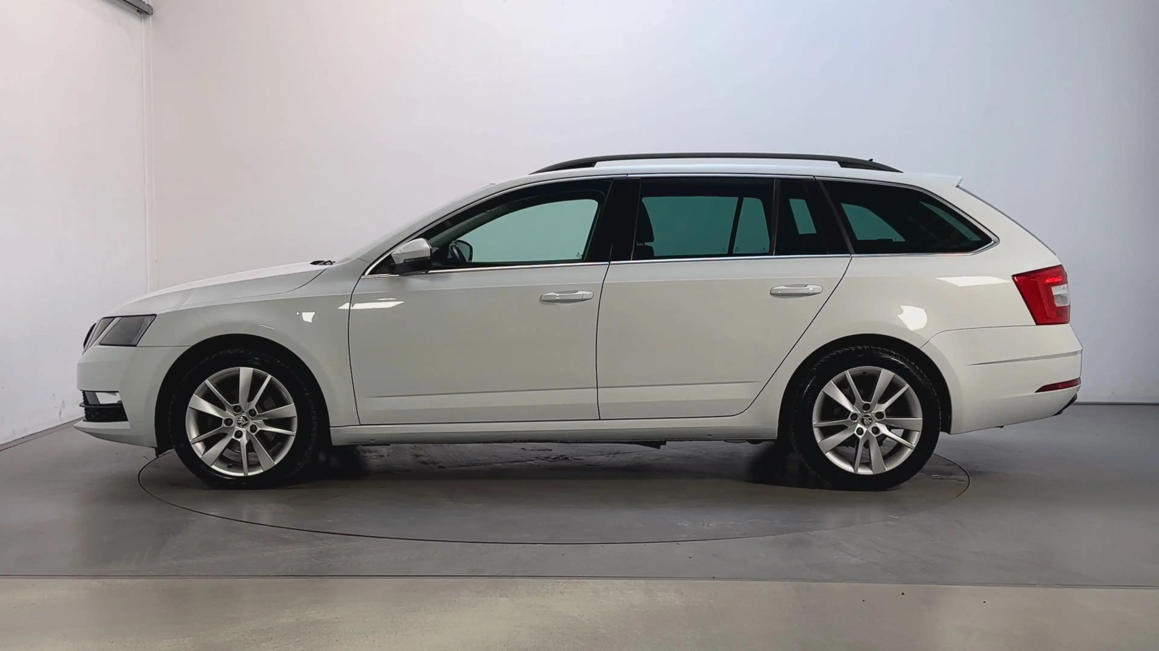 Skoda Octavia Combi 1.5 TSI 150pk DSG Greentech Business Edition — photo 14