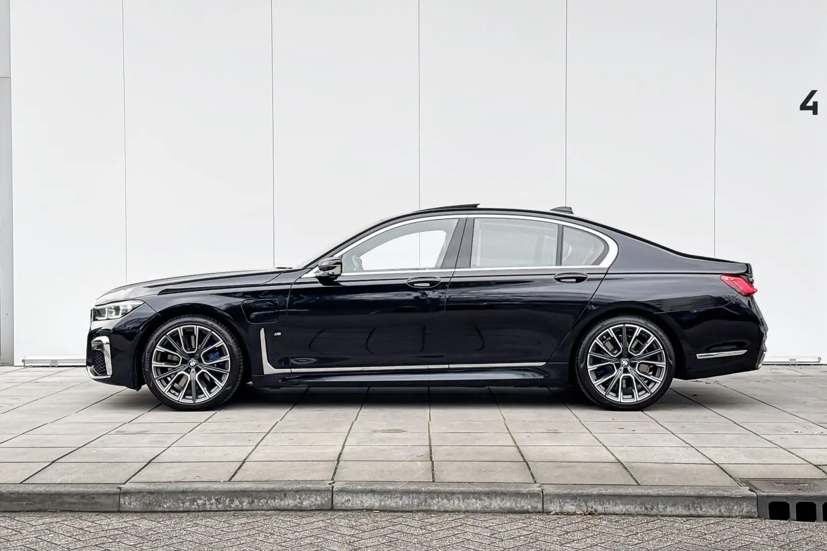 BMW 745 7 Serie 745e High Executive M-Sport / Bowers & Wil Schwarz - 2