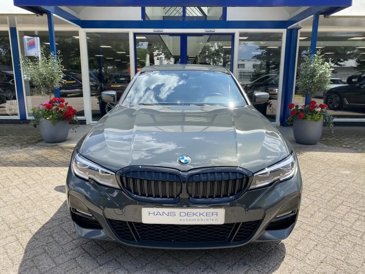 BMW 320 3-serie 320i Business Ed. Grijs - 2