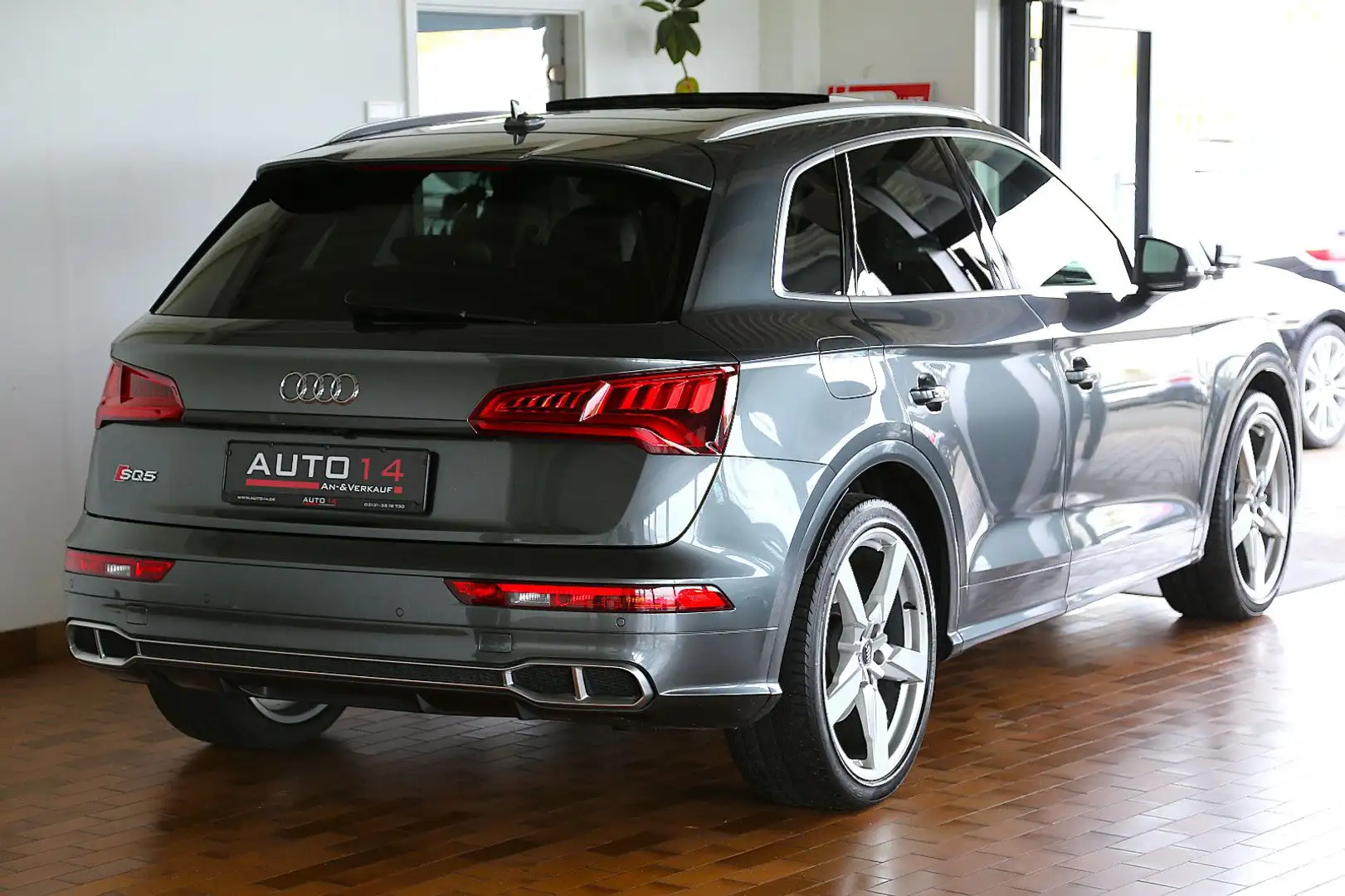 Audi SQ5 3.0 TFSI Matrix Pano B&O AHK Kamera ACC 21" Grau - 2
