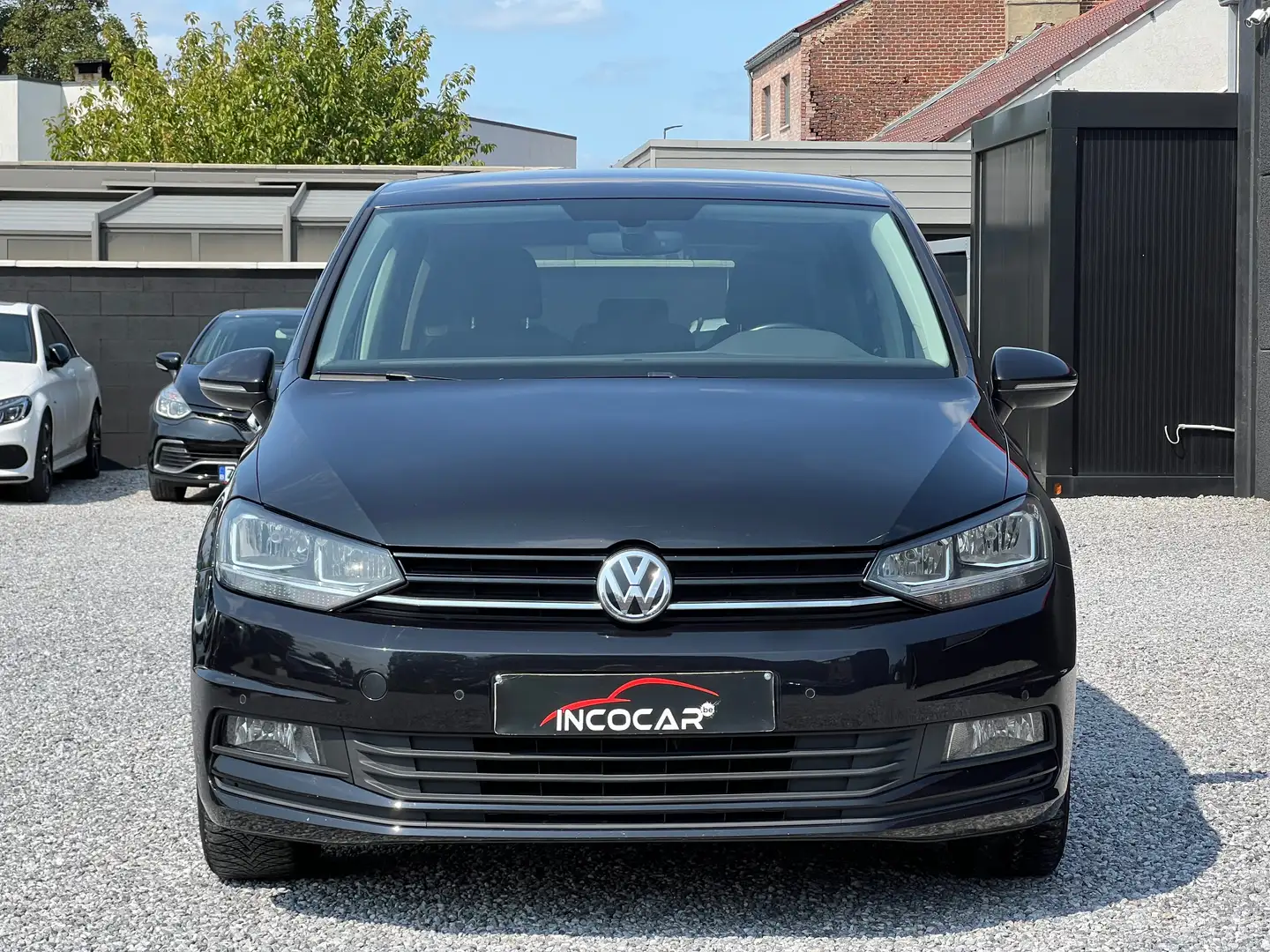 Volkswagen Touran 1.6 TDi SCR Trendline * Negro - 2