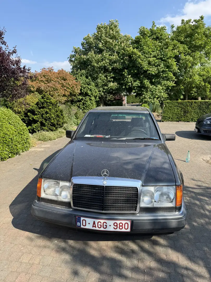 Mercedes-Benz 200 - 2