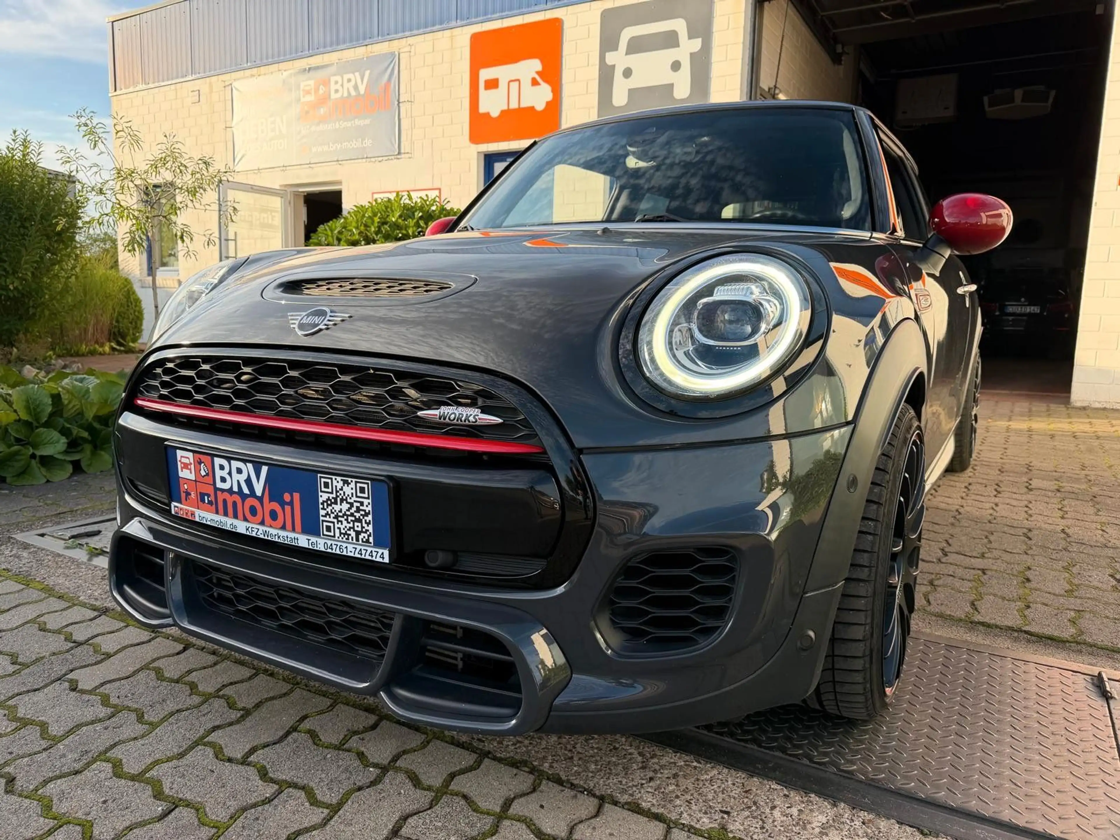 MINI John Cooper Works MINI John Cooper Works/Navi/Pano/SHZ/MFL/R-Kam.