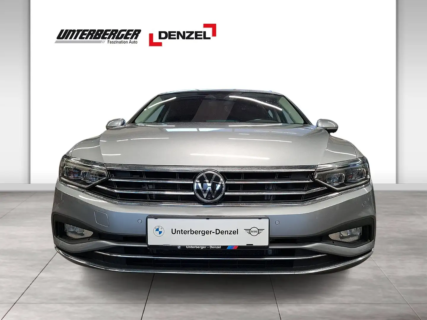 Volkswagen Passat Kombi Diesel (CB) Passat Variant Elegance 2,0 SCR Silber - 2