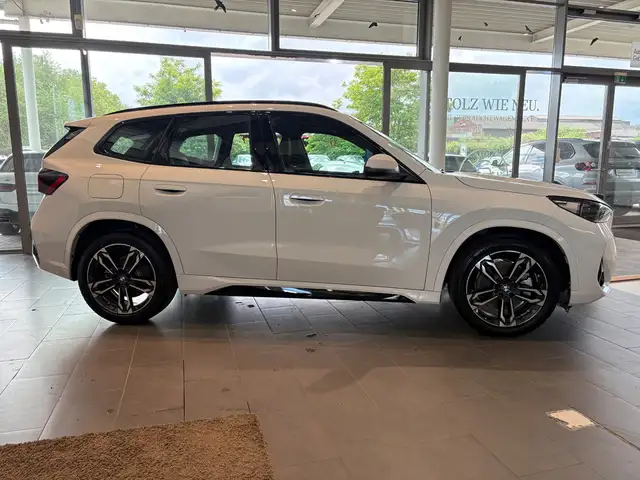 BMW X1 view 8