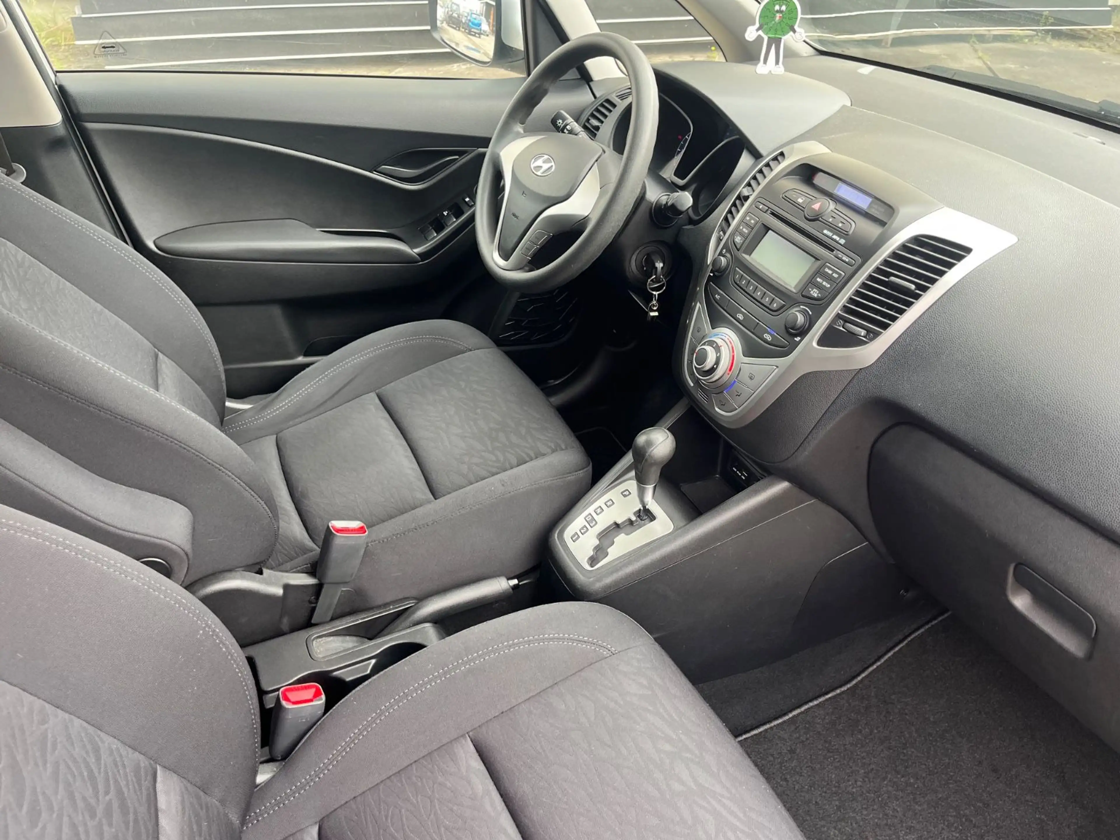 Hyundai iX20 1.6 Comfort Automatik,1HAND — photo 4