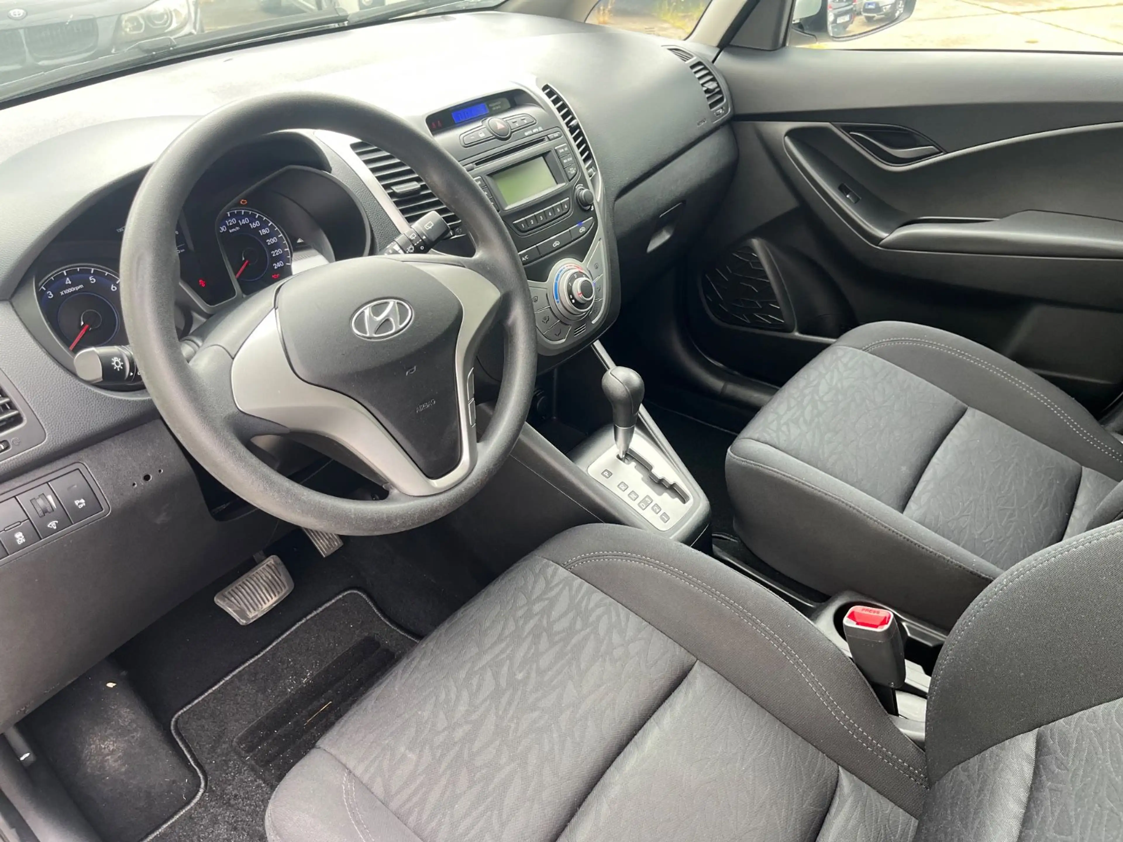Hyundai iX20 1.6 Comfort Automatik,1HAND — photo 6