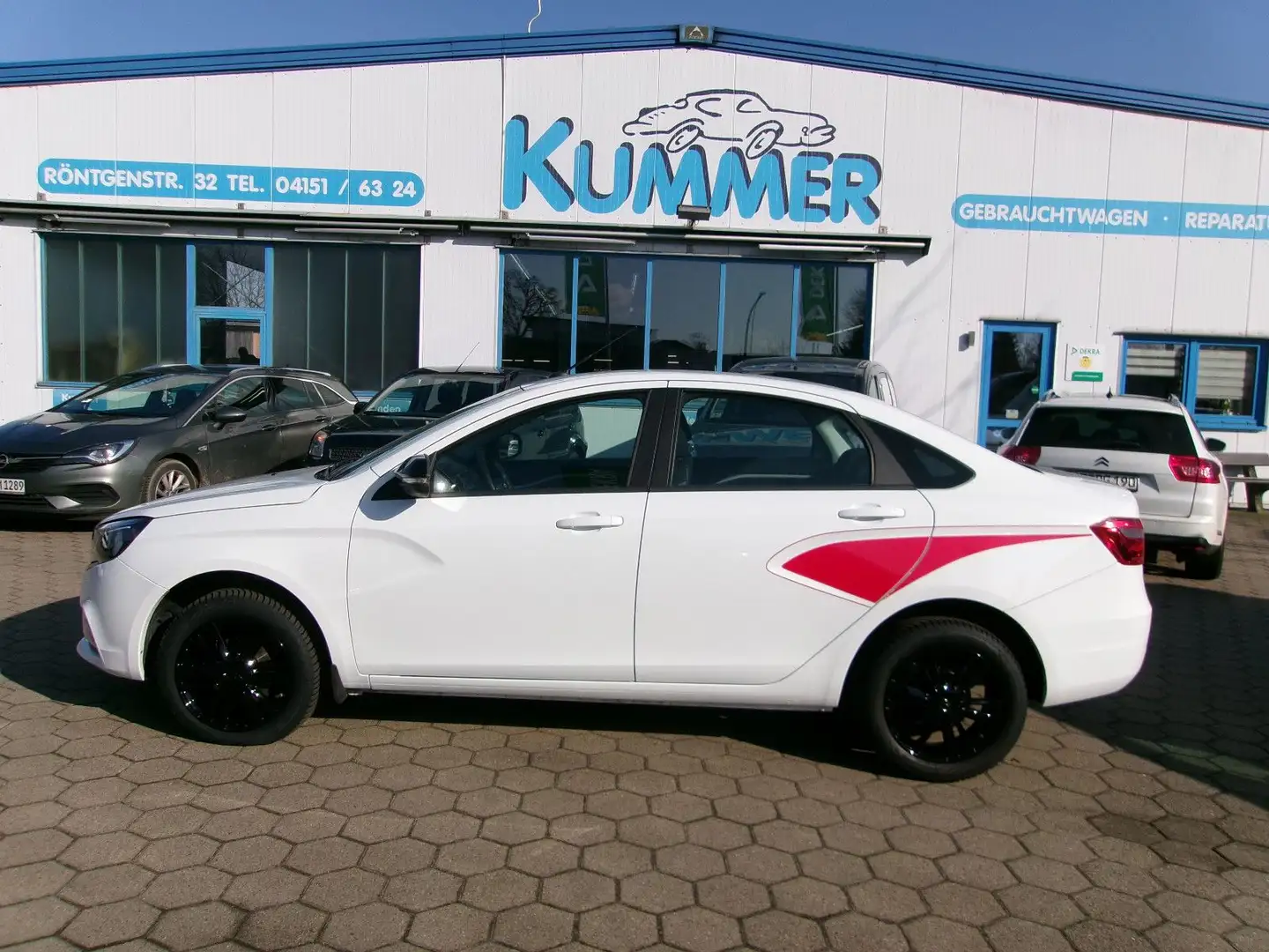 Lada Vesta 1,6L Ganzjahresreifen Sitzhzg Tempom. Weiß - 1