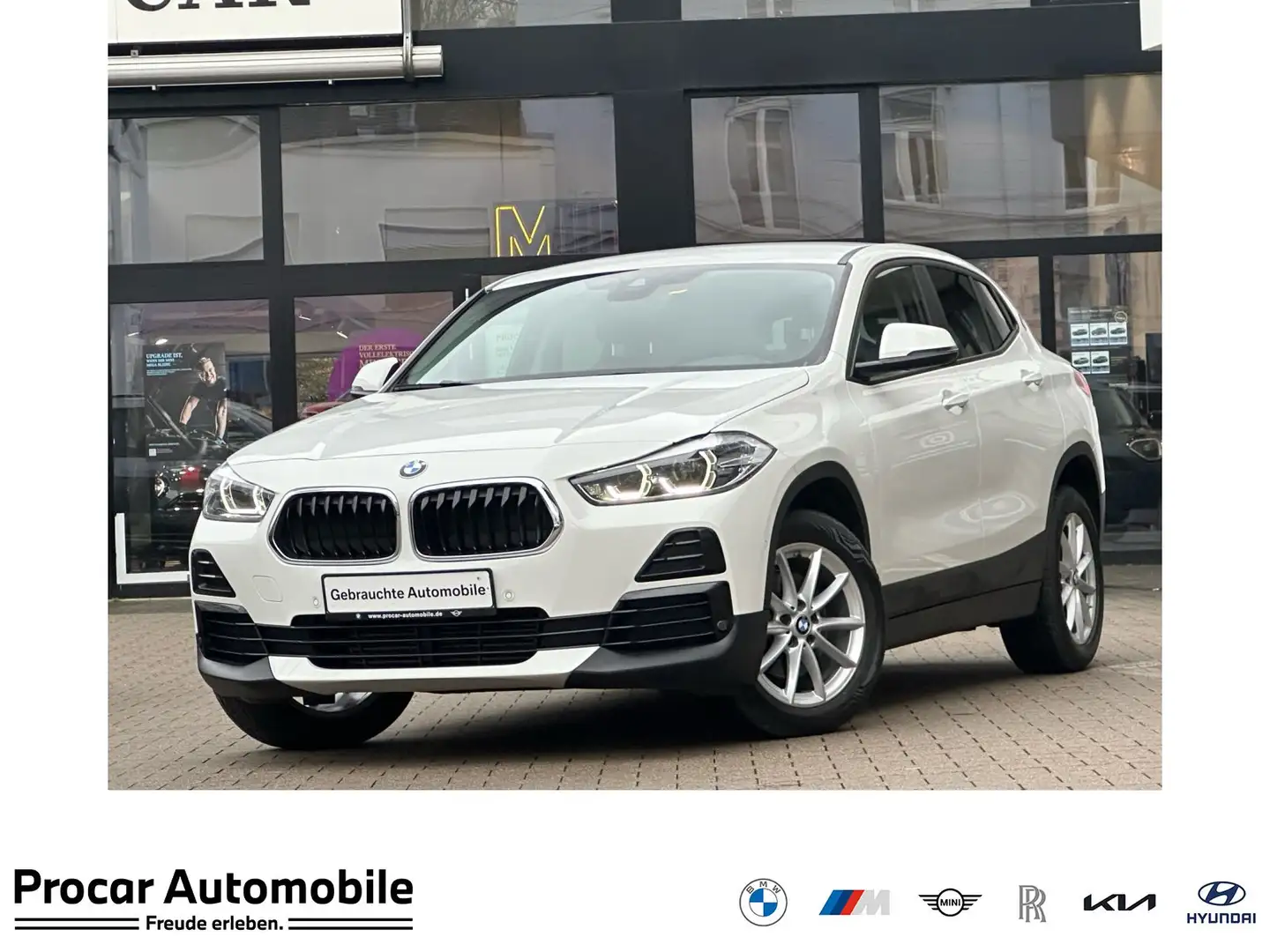BMW X2 sDrive18d Navi LED PA PDC V+H DAB Shz Aut. Weiß - 1
