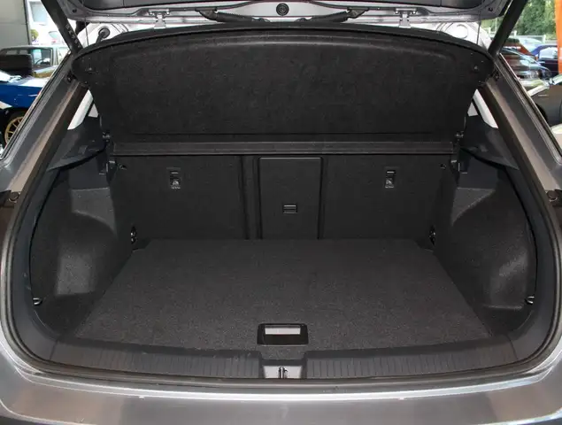 Volkswagen T-Roc view 7