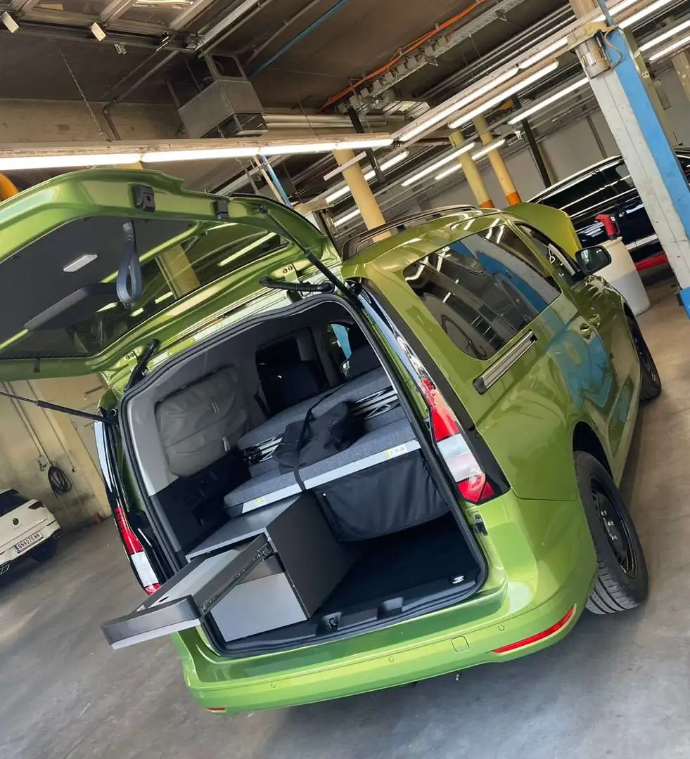 Volkswagen Caddy Caddy 1,5 TSI DSG Grün - 2